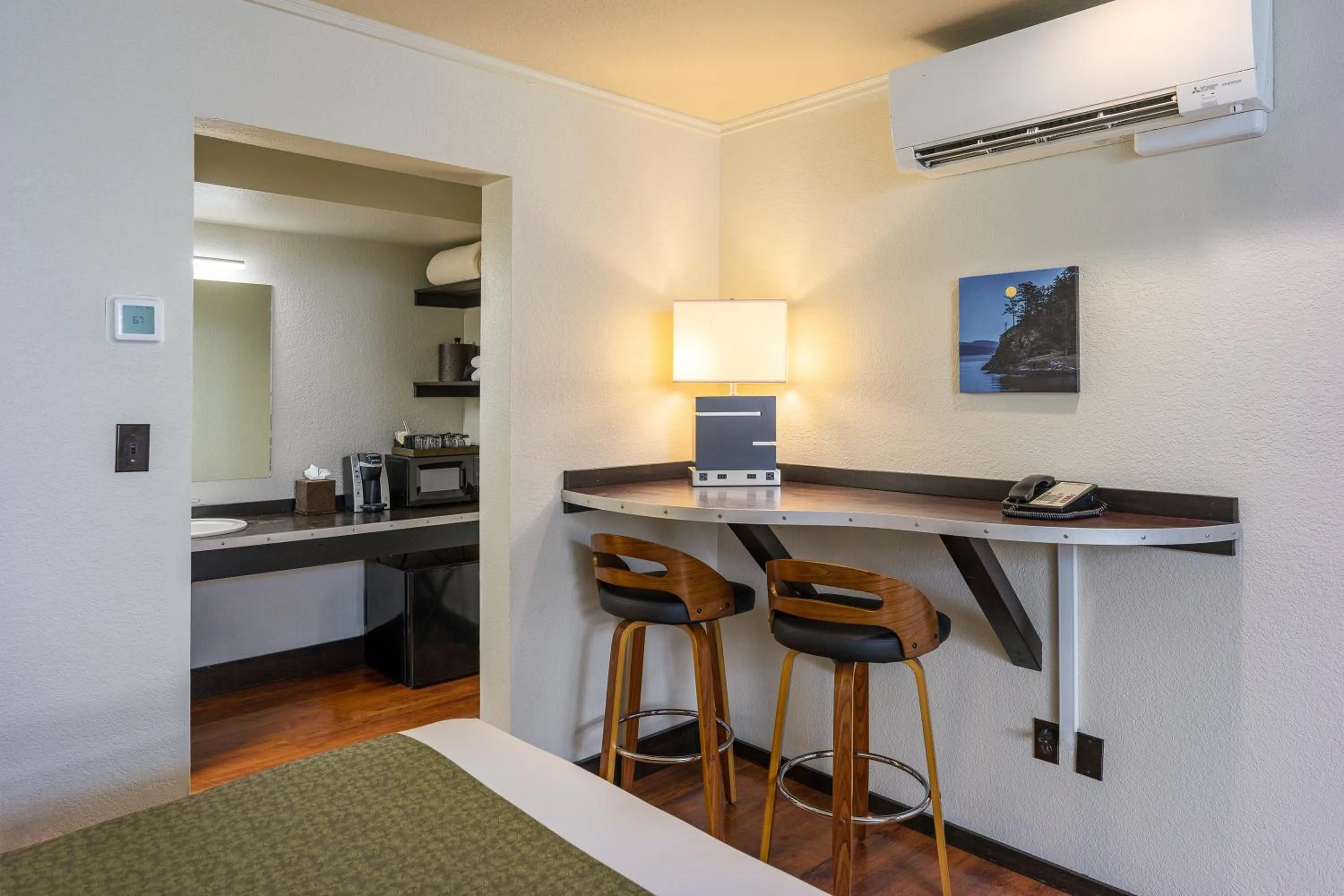 Queen Room with Two Queen Beds - Non-Smoking in Earthbox Inn & Spa