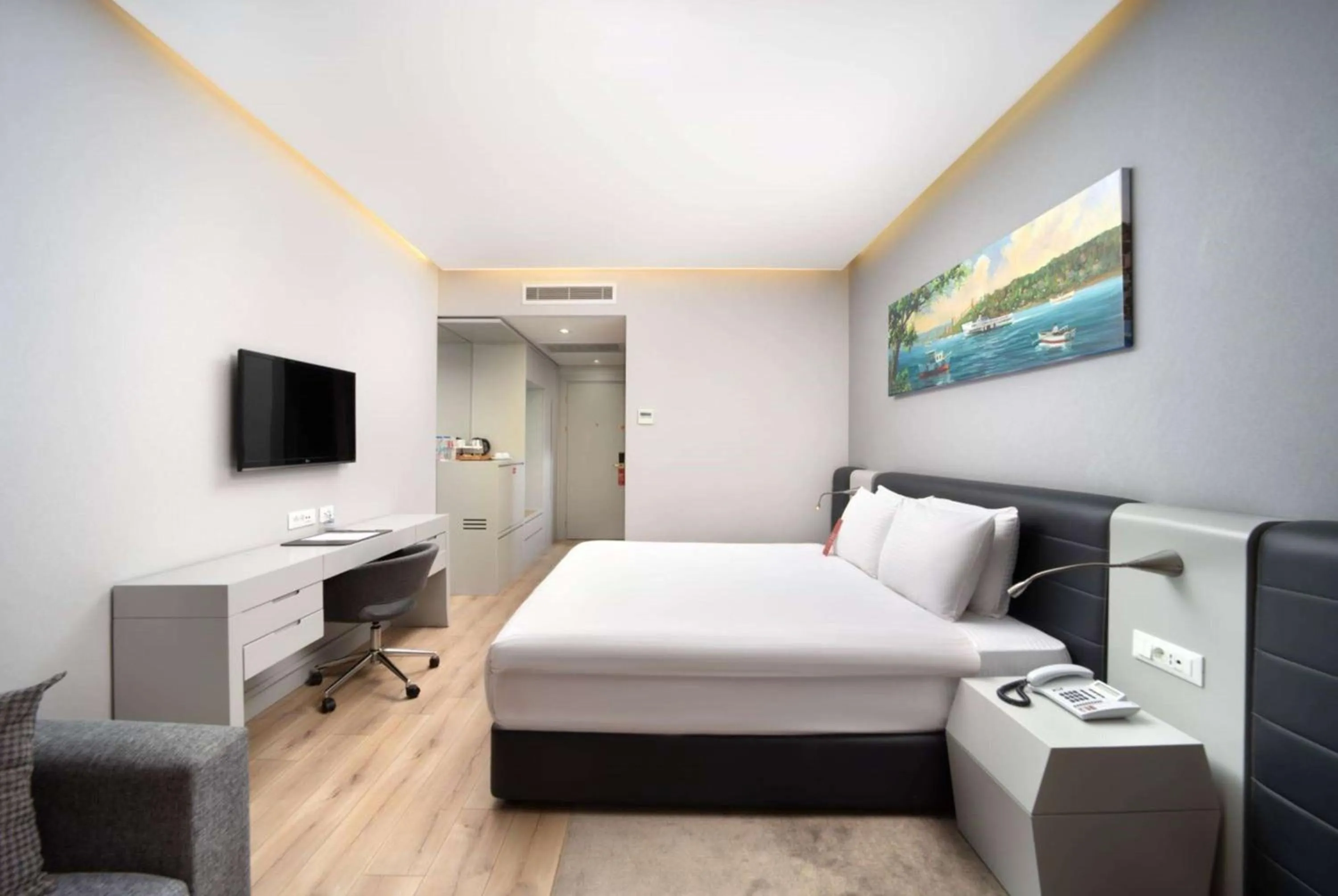 Deluxe King Room with Sea View in Ramada Plaza by Wyndham Istanbul Atakoy