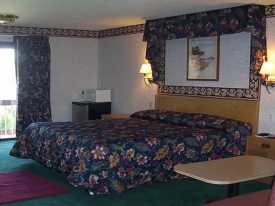 King Room - Non-Smoking in Passport Inn and Suites - Middletown