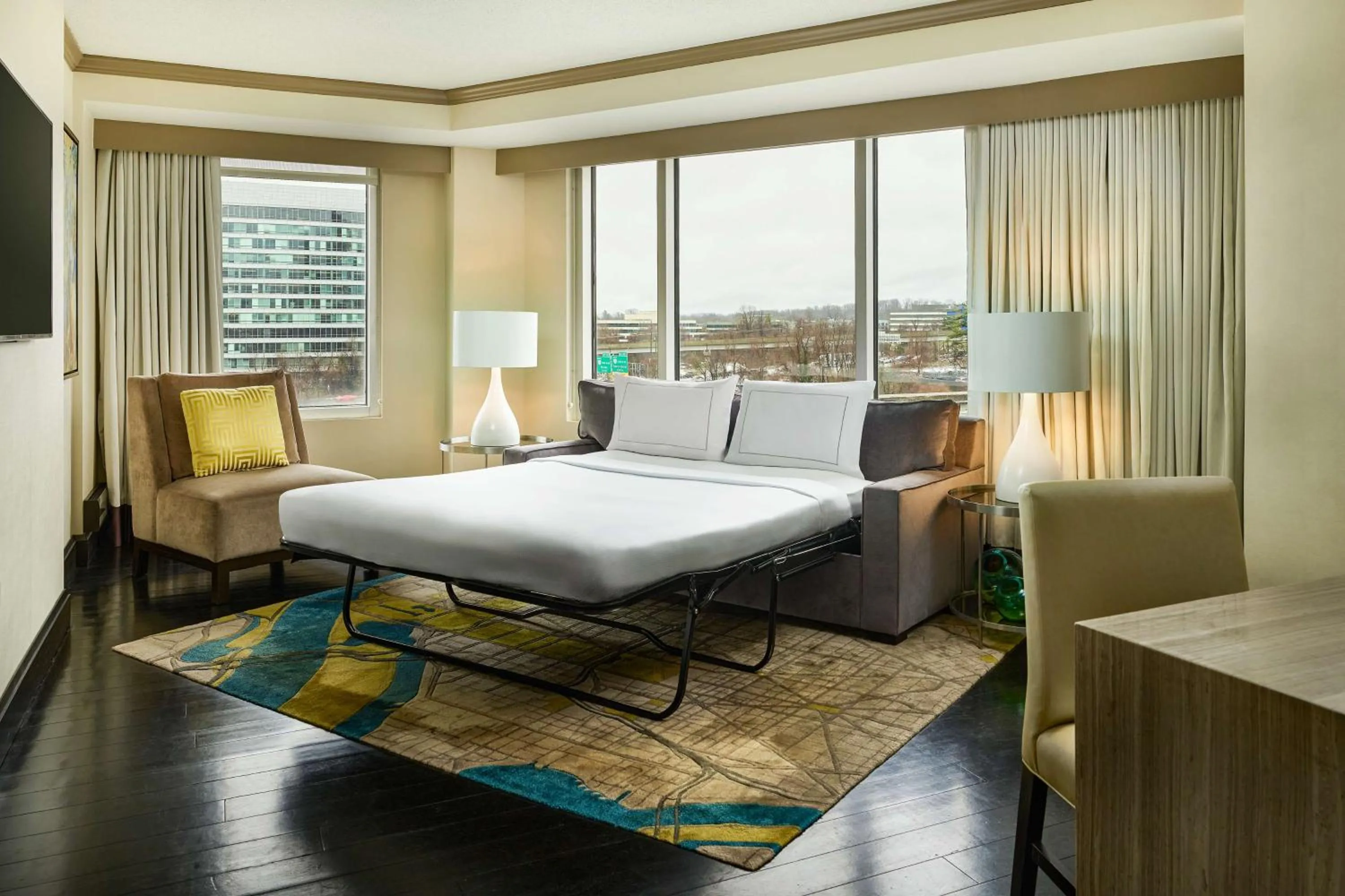 One-Bedroom King Suite with Sofa Bed in Hilton McLean Tysons Corner