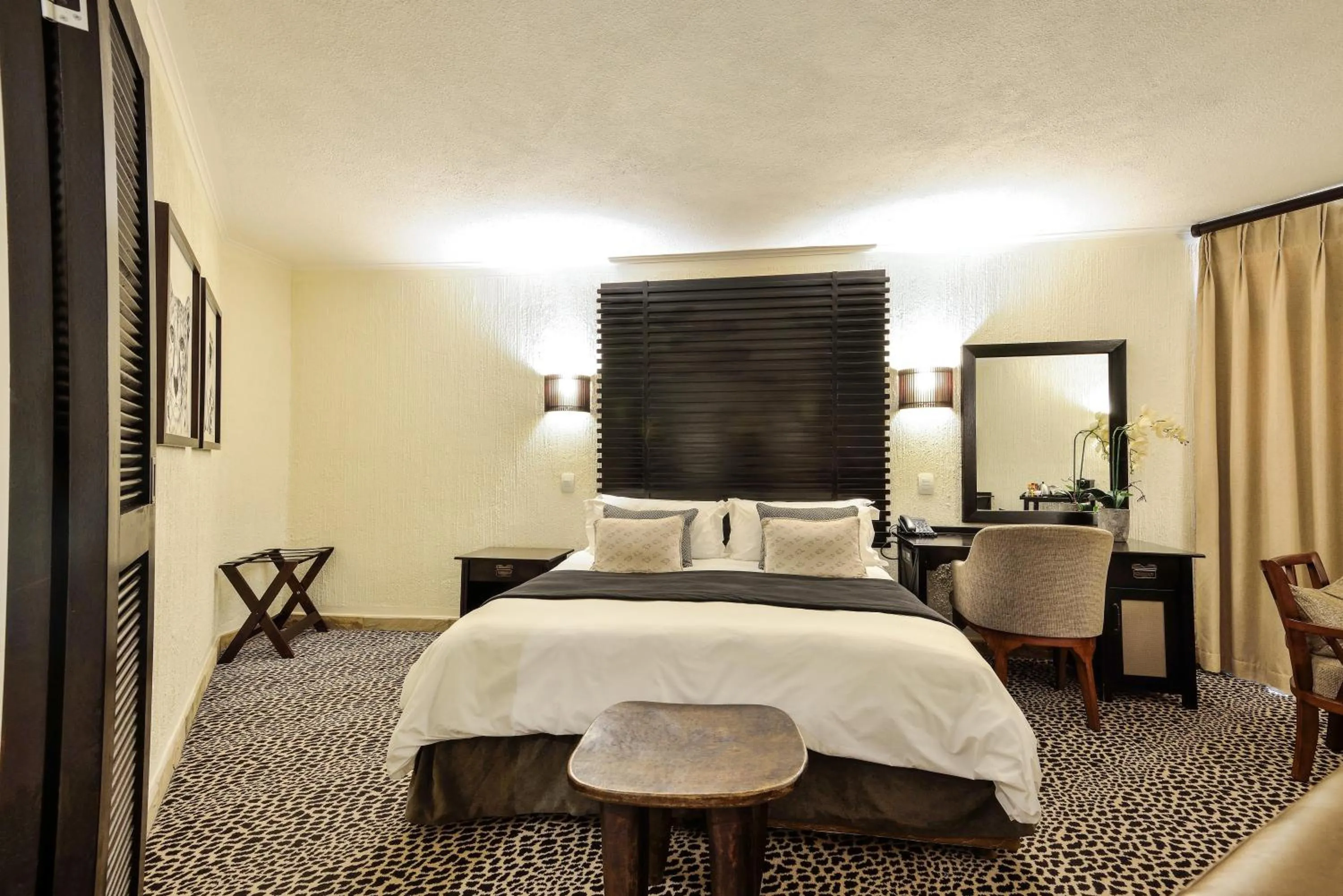 Luxury King Suite - single occupancy in Bakubung Bush Lodge