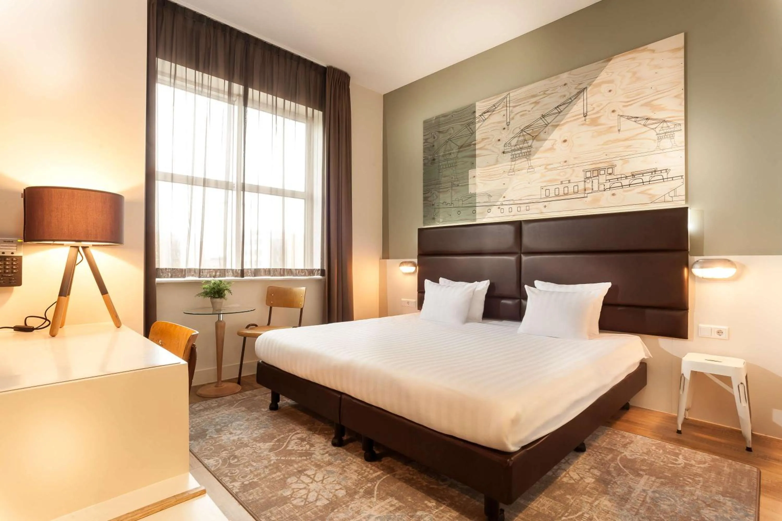 Double Room with One King Bed in Best Western Zaan Inn