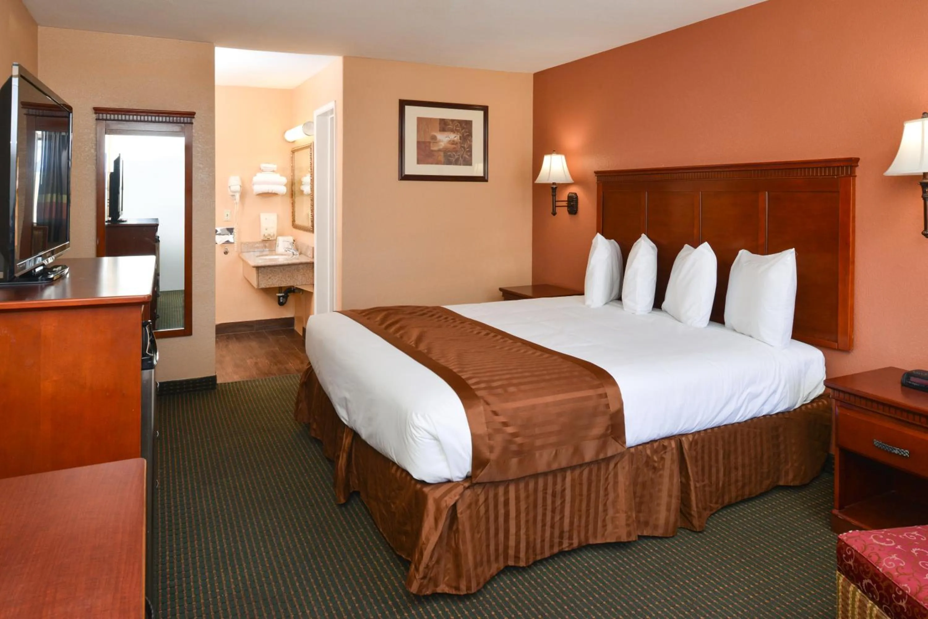 1 King Bed Non-Smoking in Americas Best Value Inn & Suites-East Bakersfield