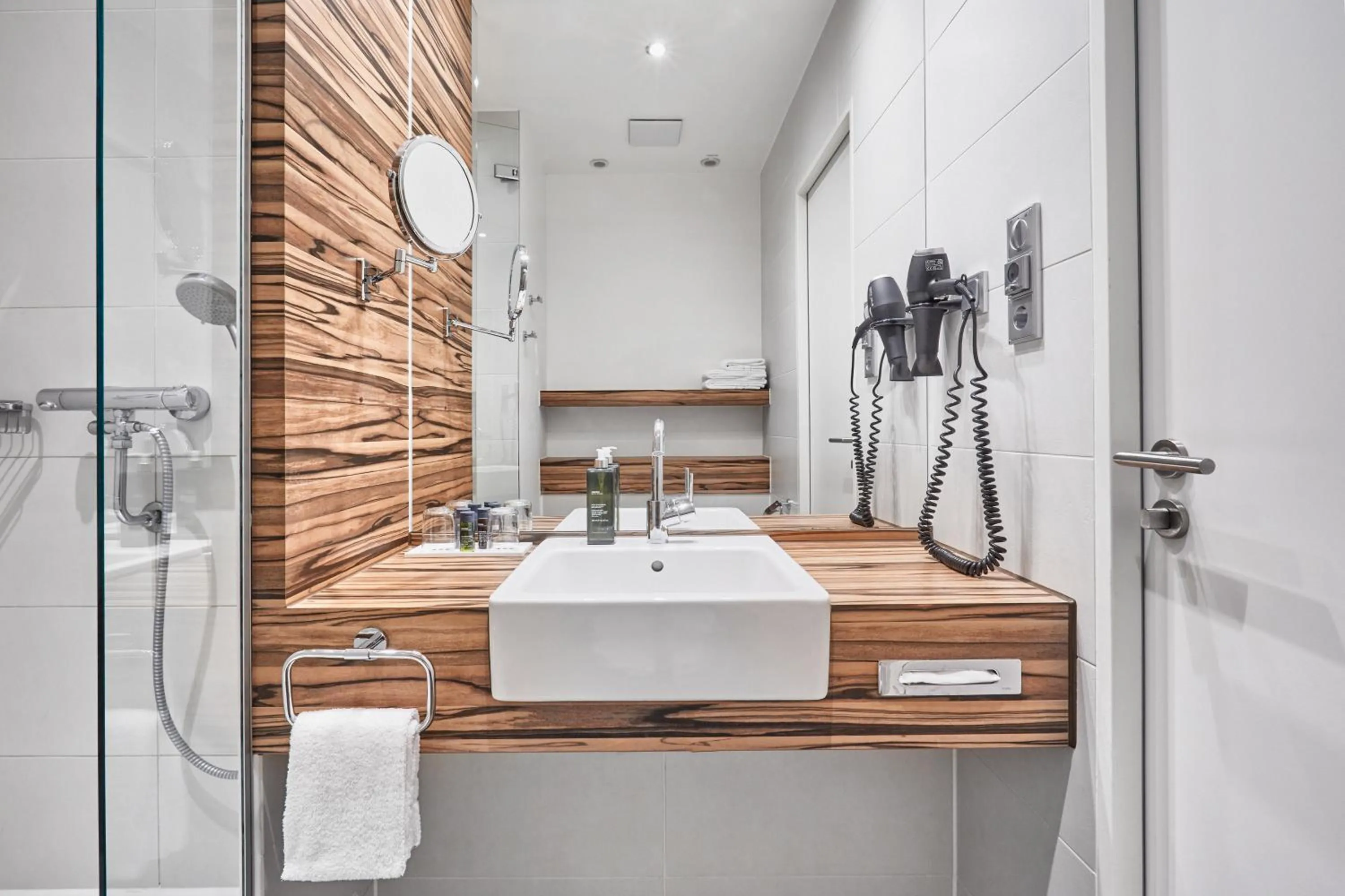 Business Double Room with Executive Lounge Access in H4 Hotel Münster