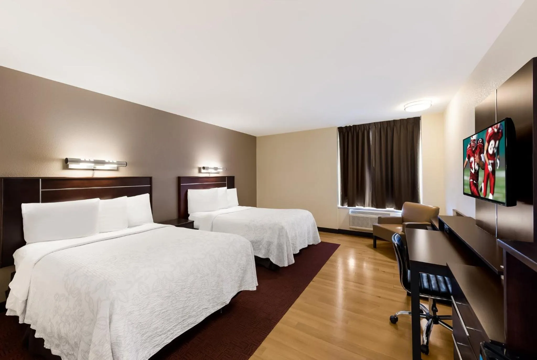 Deluxe Room with Two Double Beds Disability Access Roll-ln Shower Smoke Free in Red Roof Inn PLUS+ Columbus Downtown - Convention Center