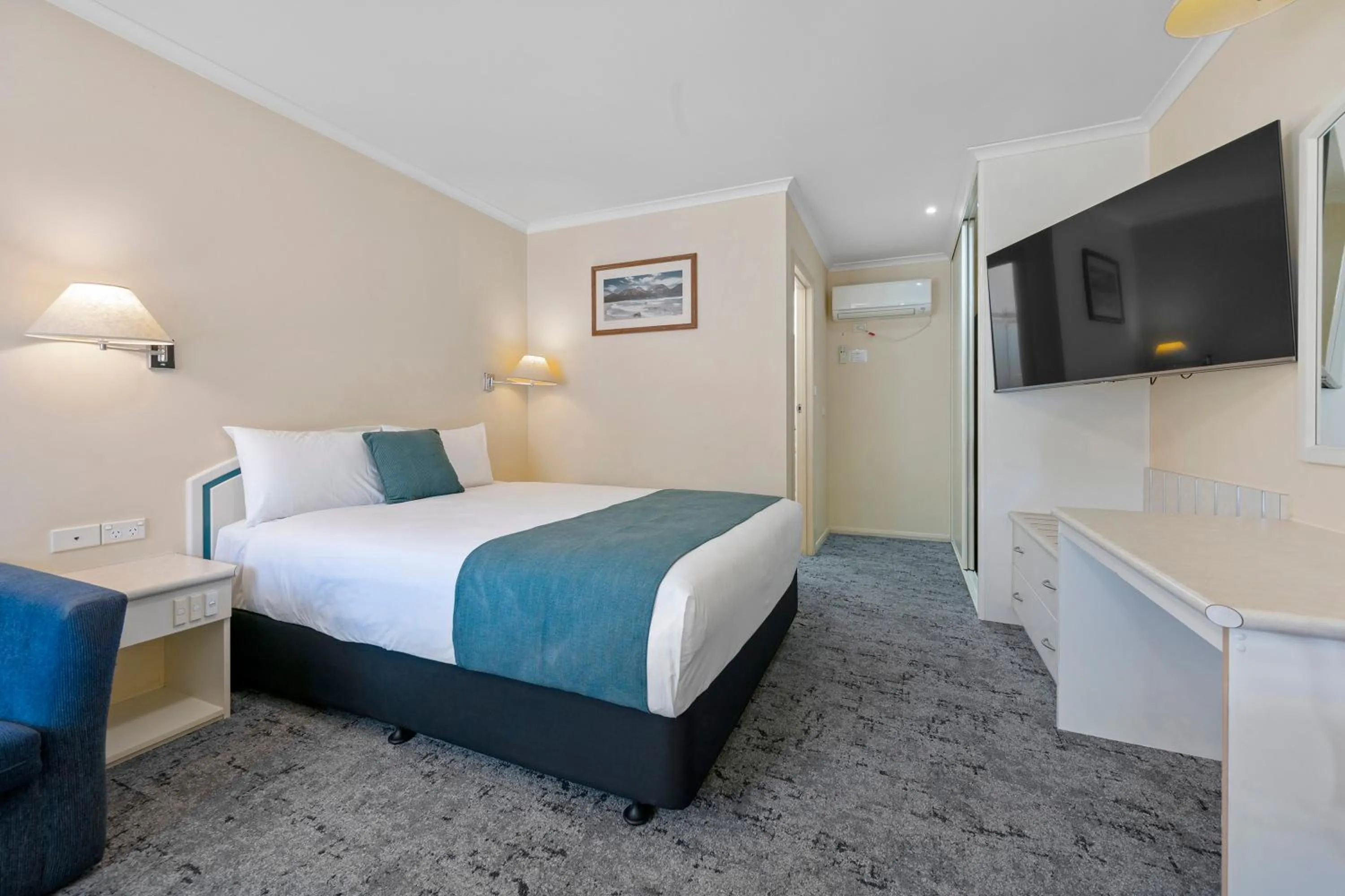 Queen Room - Non Smoking in Comfort Inn Devonport
