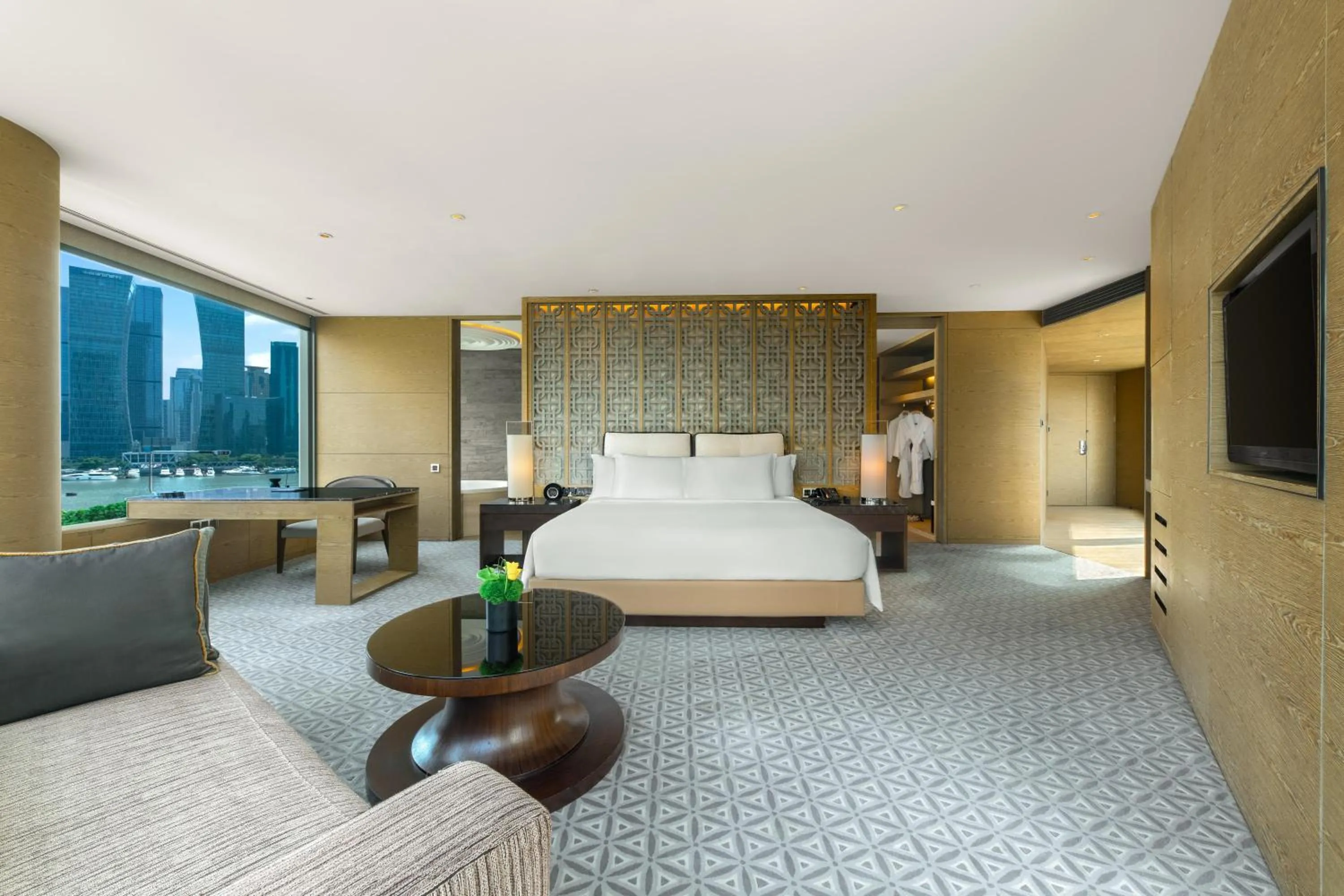 Riverside Junior Suite in Banyantree Shanghai On the Bund - Tales rooftop bar boasts a jaw-dropping panoramic vista