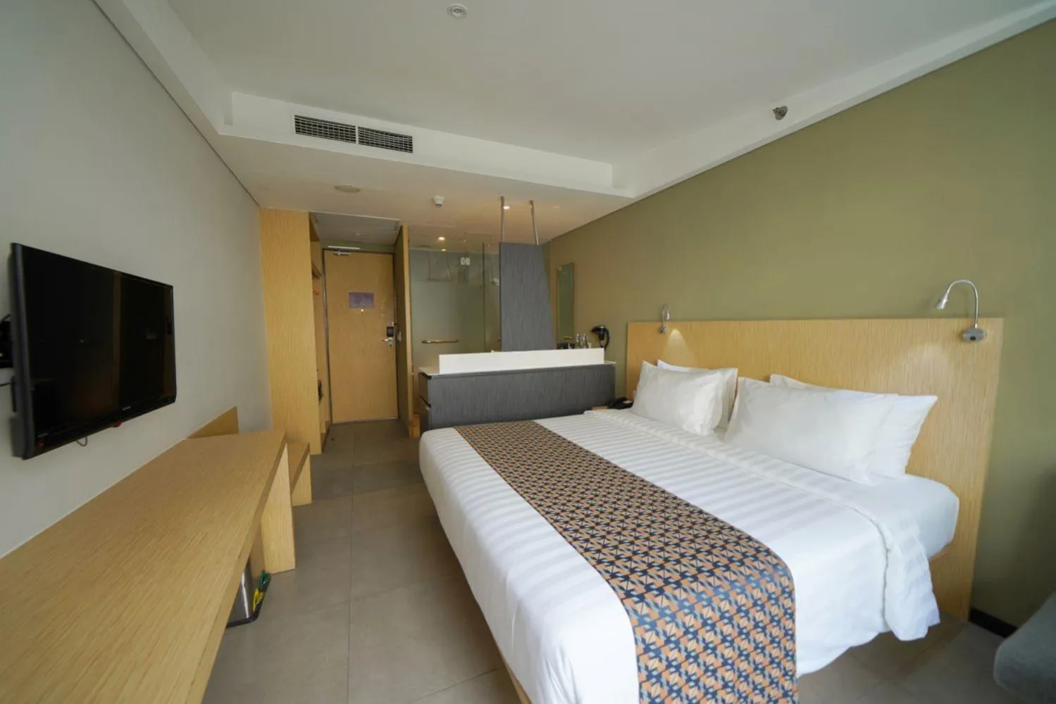 Deluxe King Room in Episode Kuta Bali