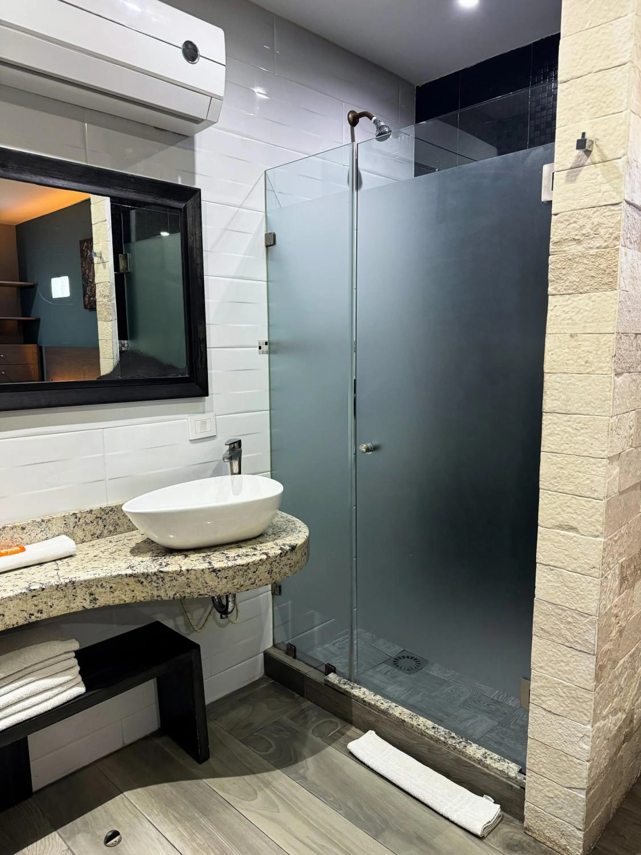 Standard Twin Room in Illusion Xpress I Attraction Hotel Deluxe