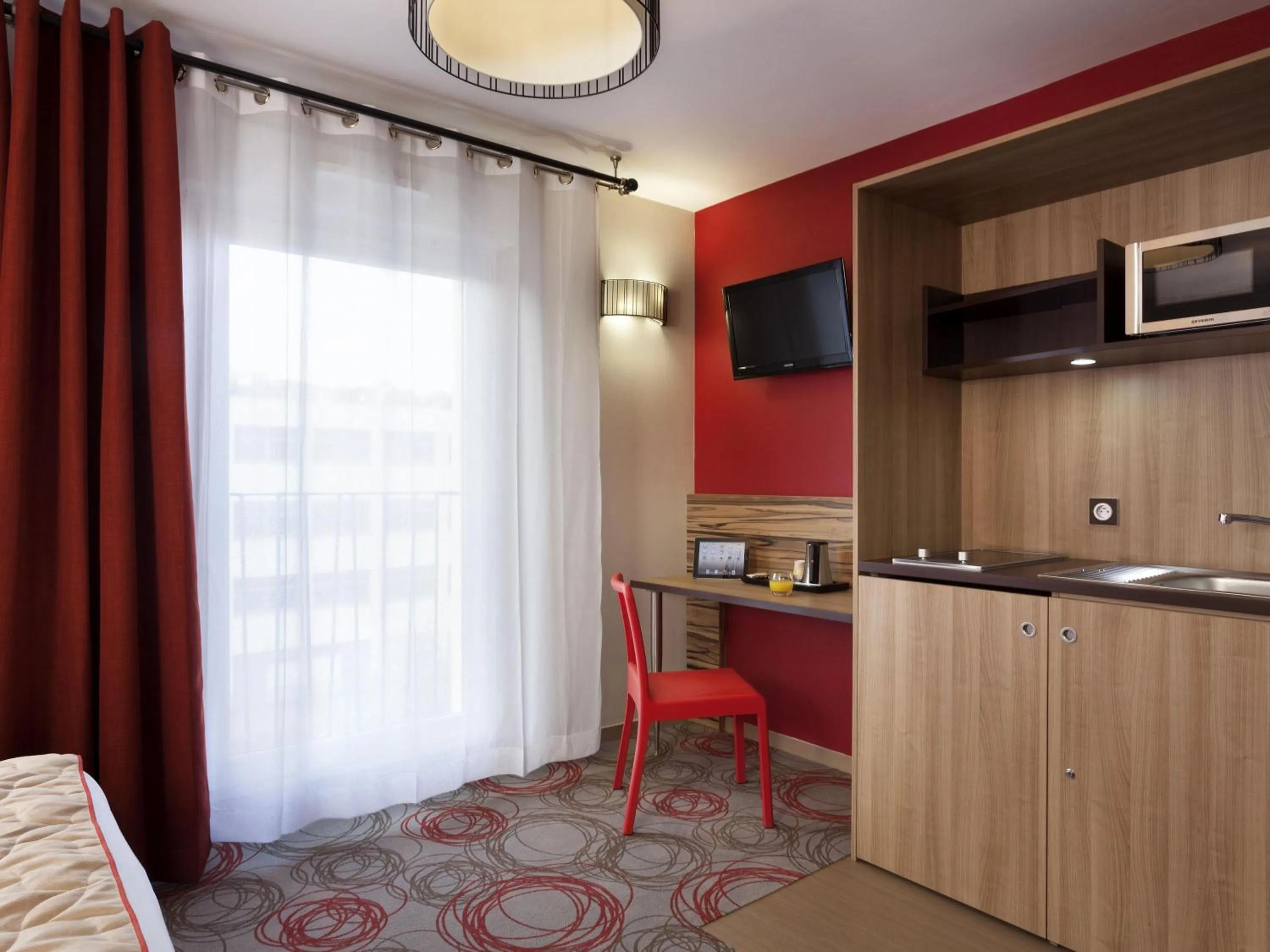 Studio with Double Bed in Aparthotel Adagio Lyon Patio Confluence