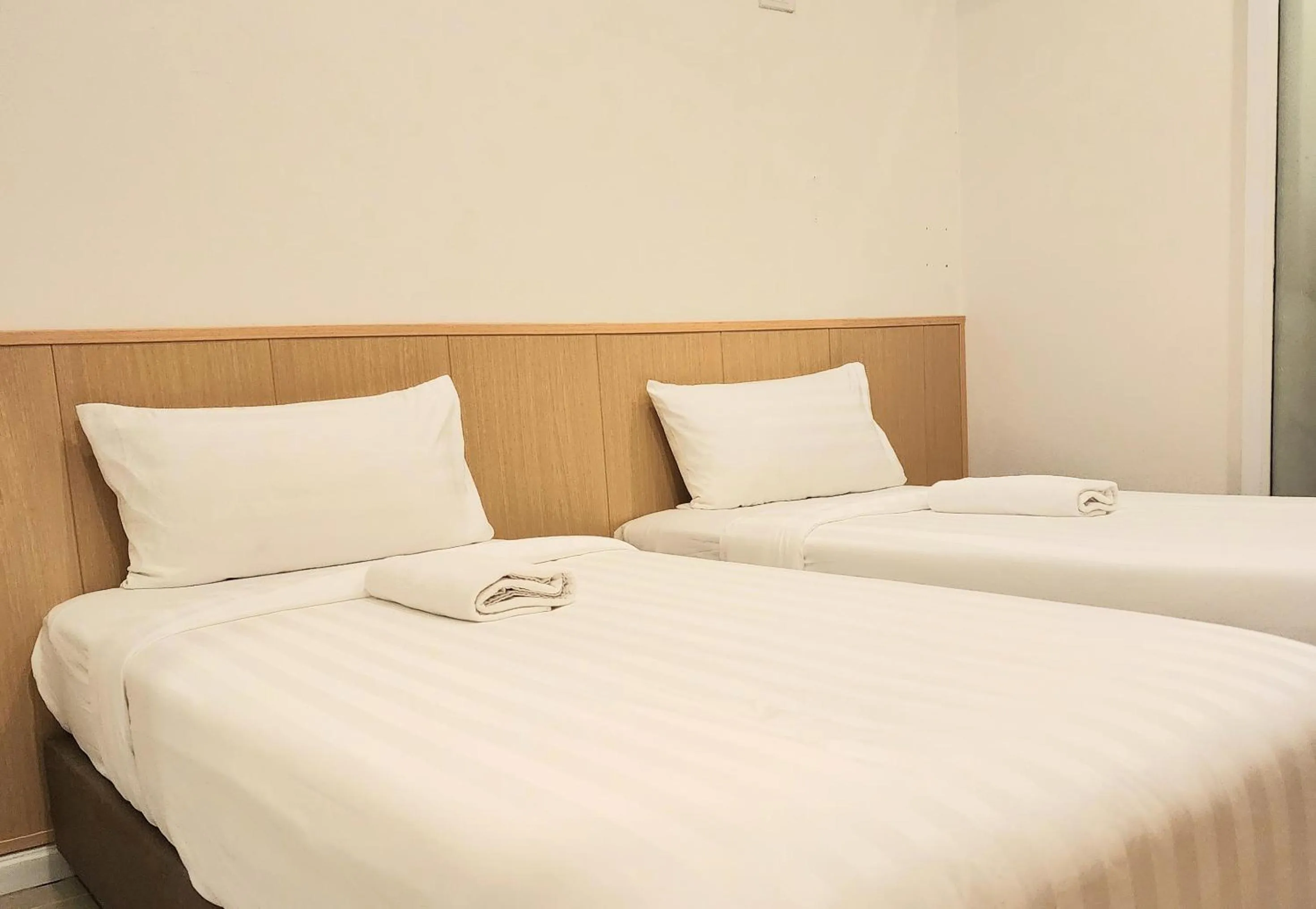 Twin Room with Private Bathroom in MORN-ING HOSTEL