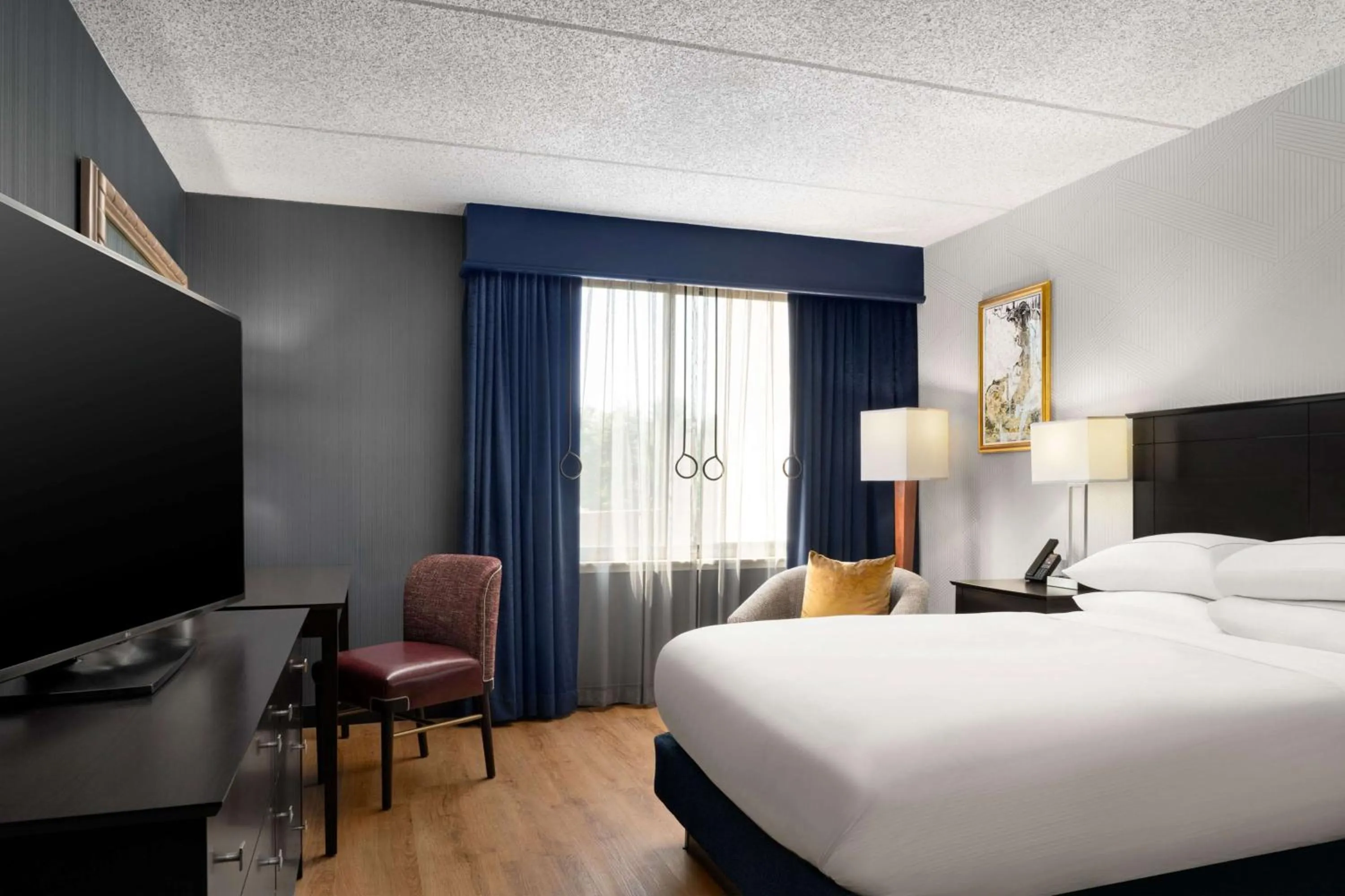 Double Room- Disability Access with Tub/Non-Smoking in DoubleTree by Hilton Bradley International Airport