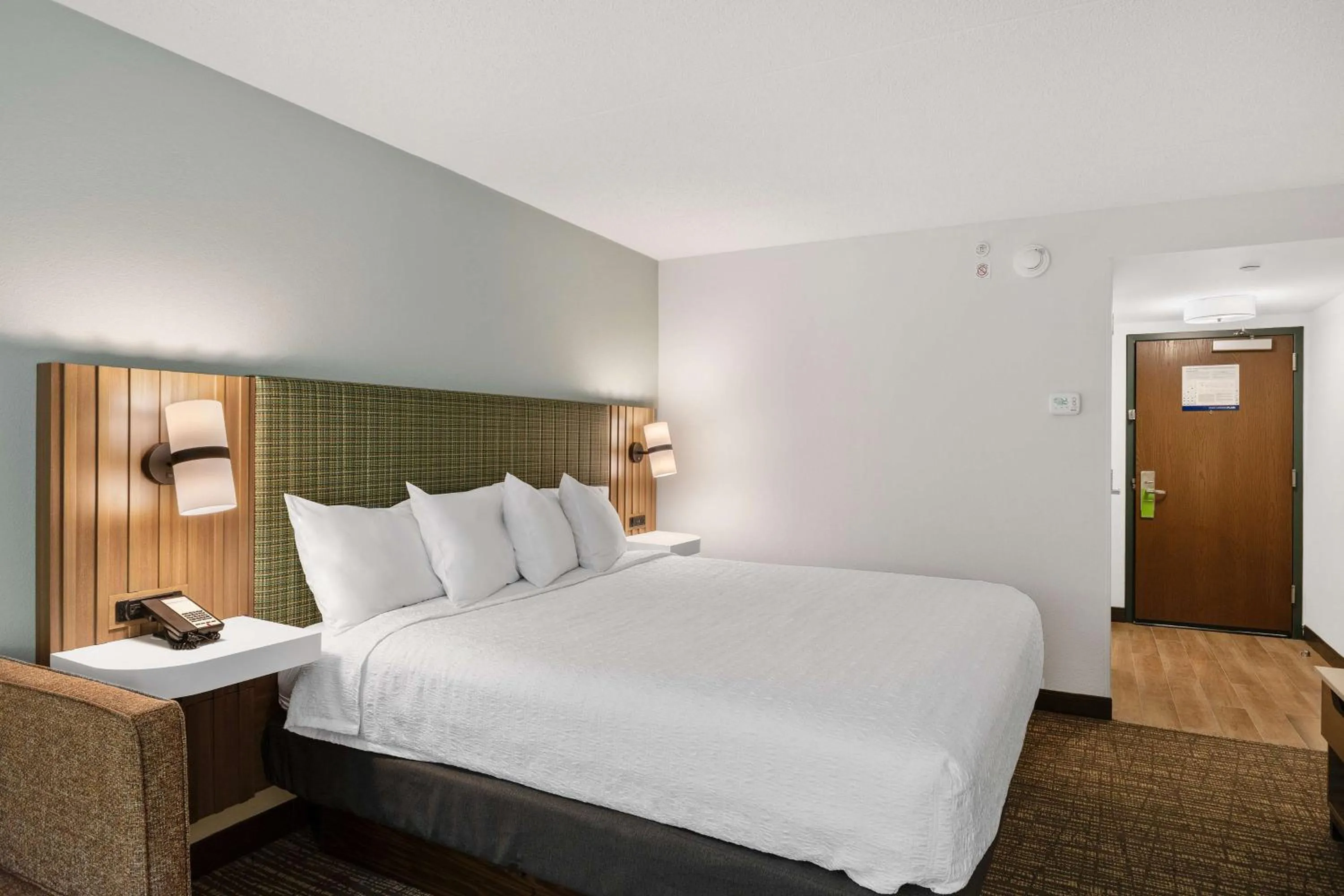 King Room with Sofa Bed in Hampton Inn & Suites Lake George