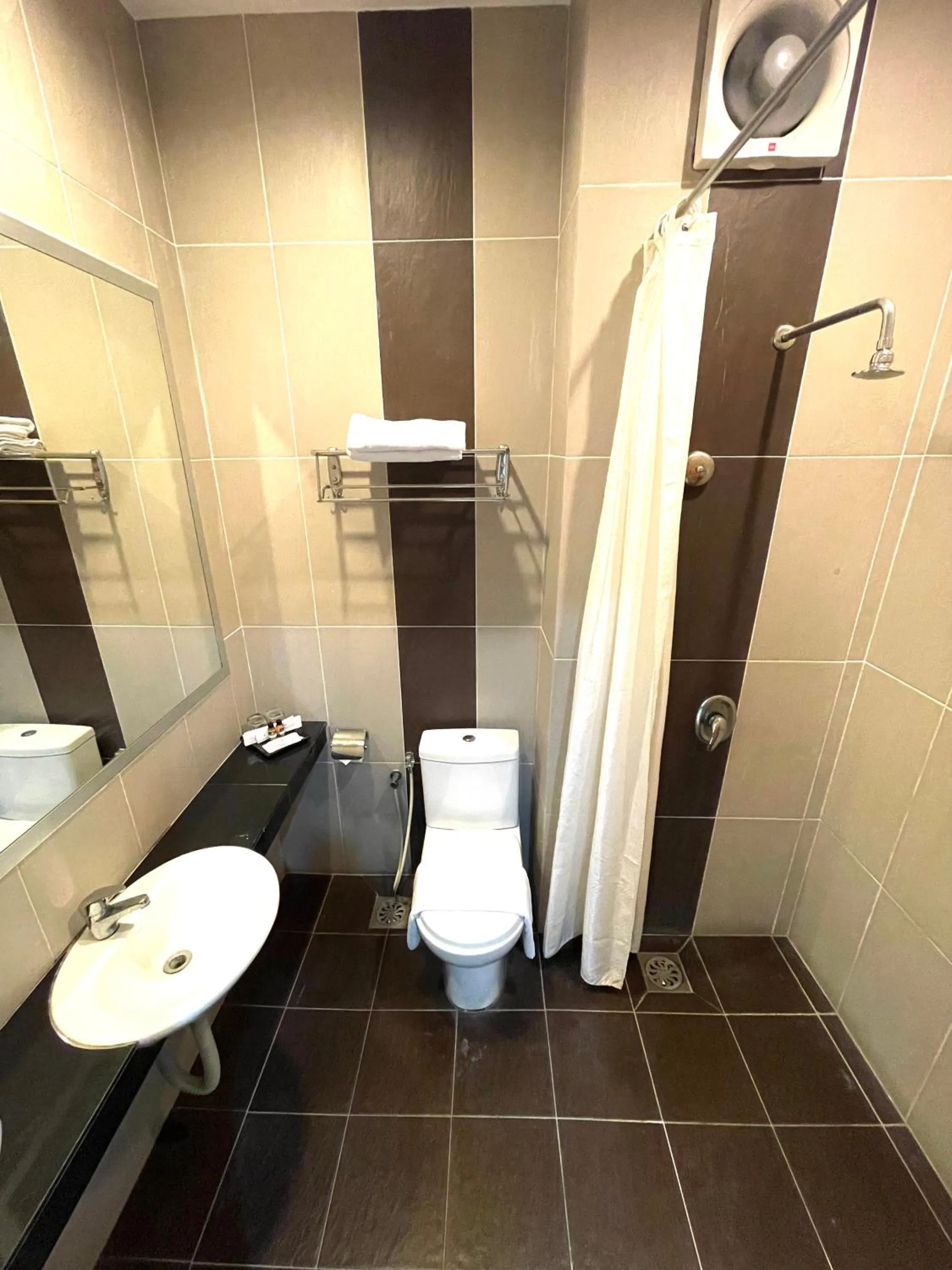 Deluxe Twin Room in Seemsoon Hotel