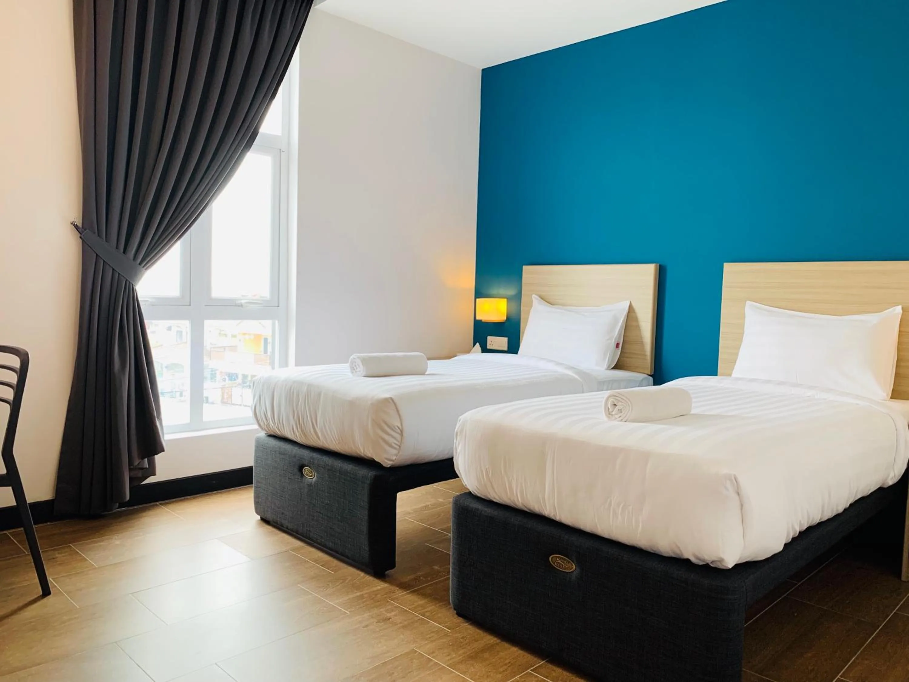 Deluxe Twin Single Room in ZONE Hotels, Telok Panglima Garang