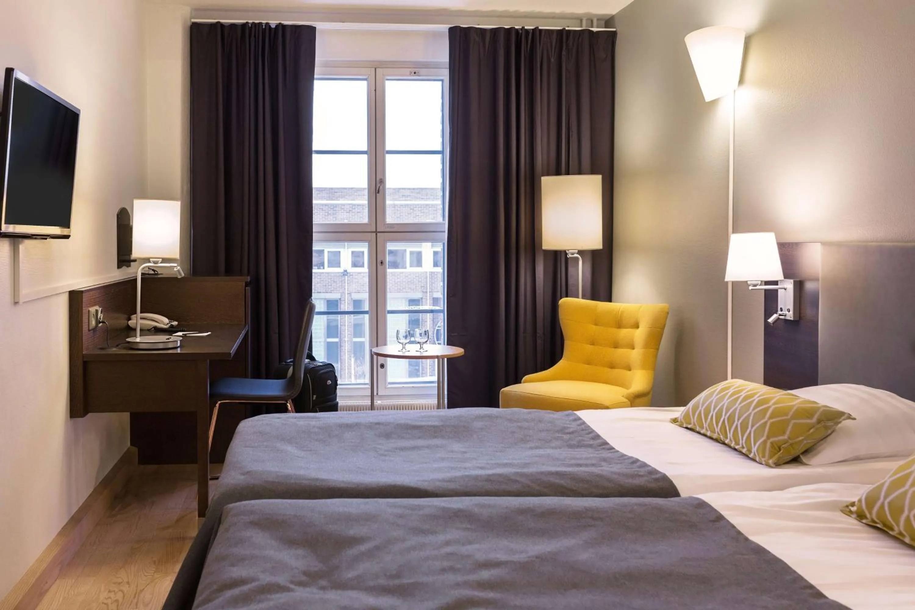 Standard Twin Room in Scandic Grand Marina