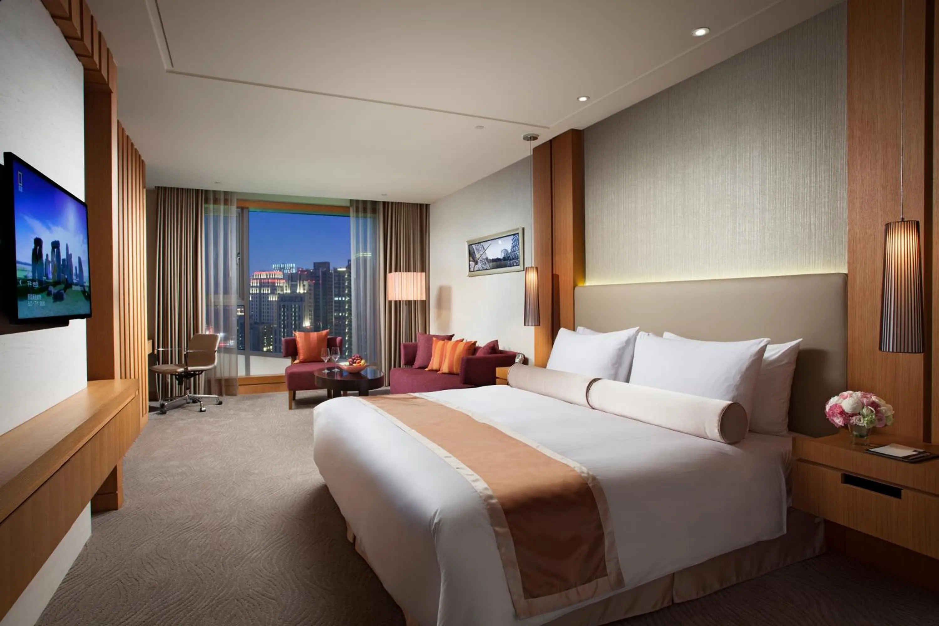 Executive Double Suite with Club Benefits in Millennium Hotel Taichung