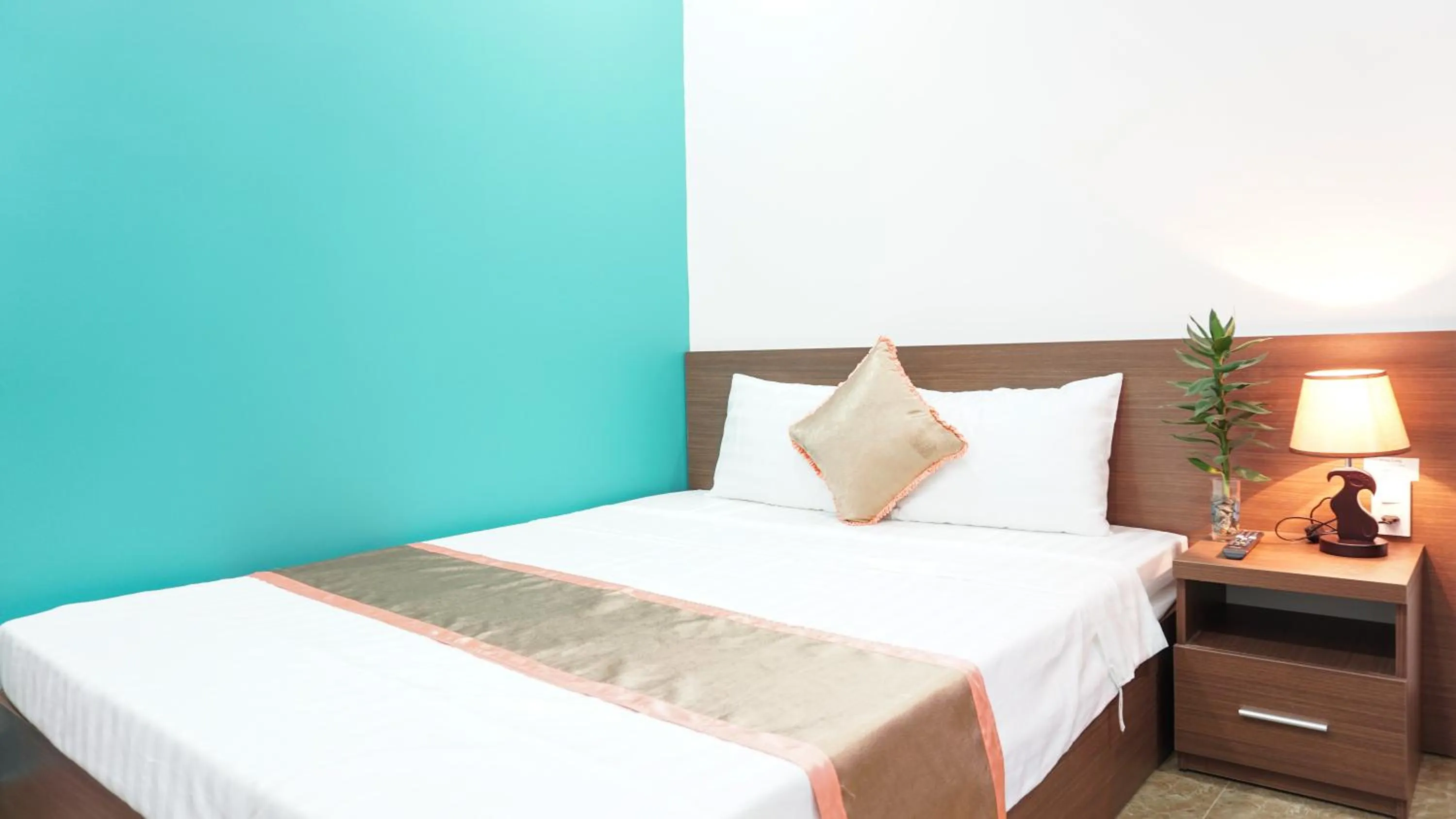 Standard King Room - single occupancy in Hưng Long Hostel