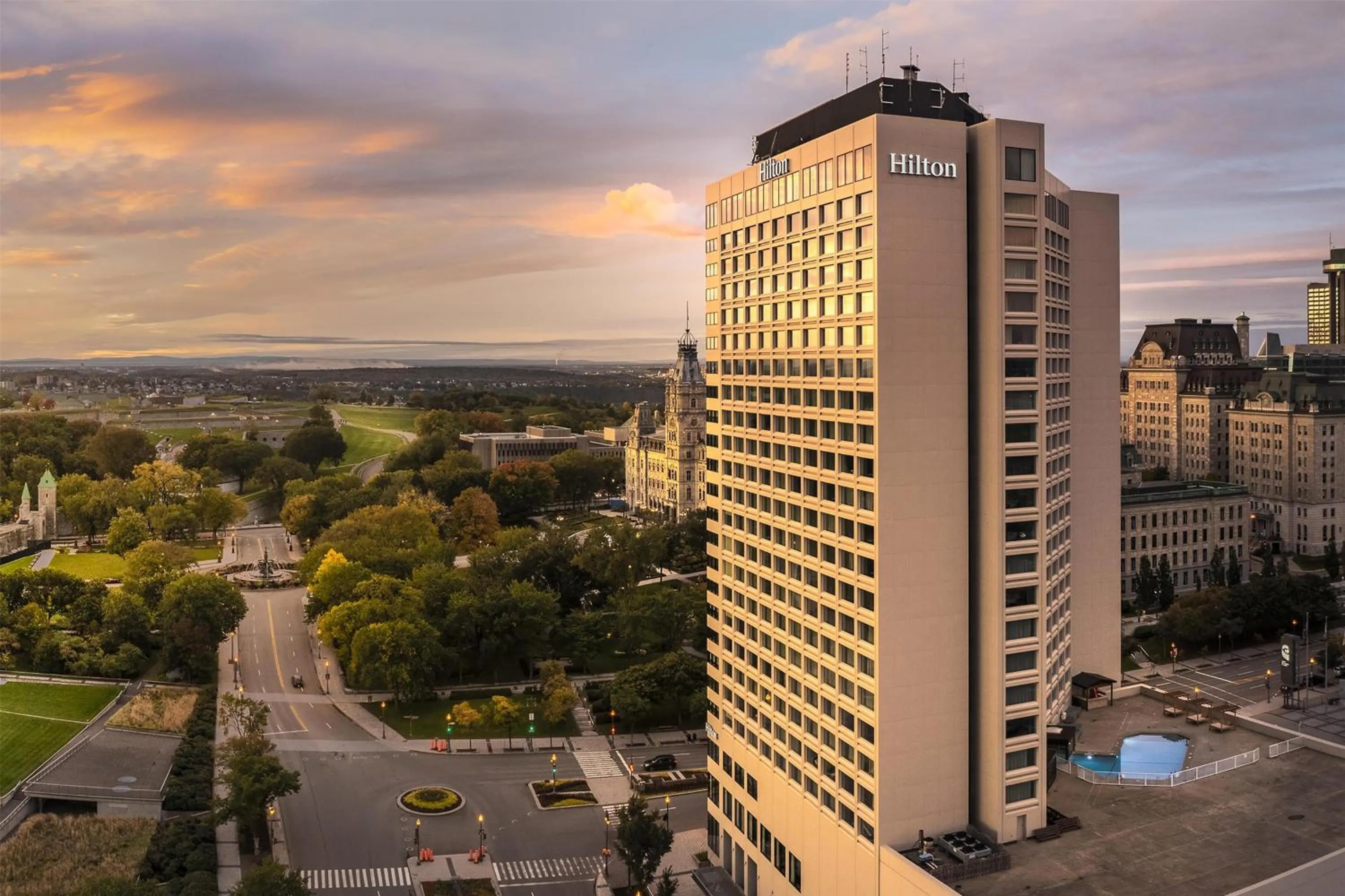 Property building in Hilton Quebec
