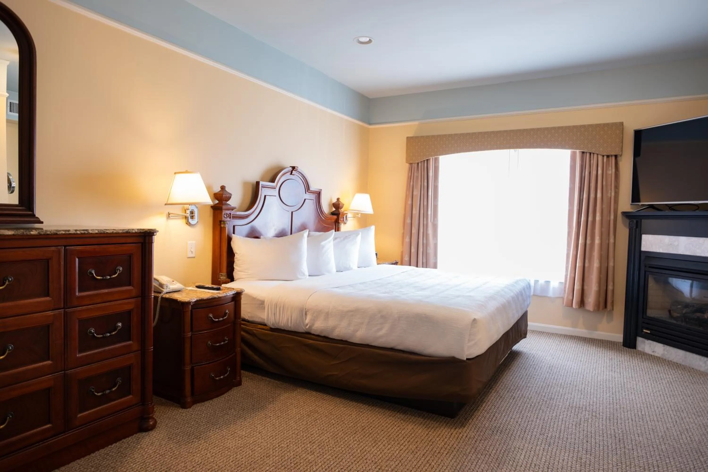Spa Suite King accessible in Senator Inn & Spa
