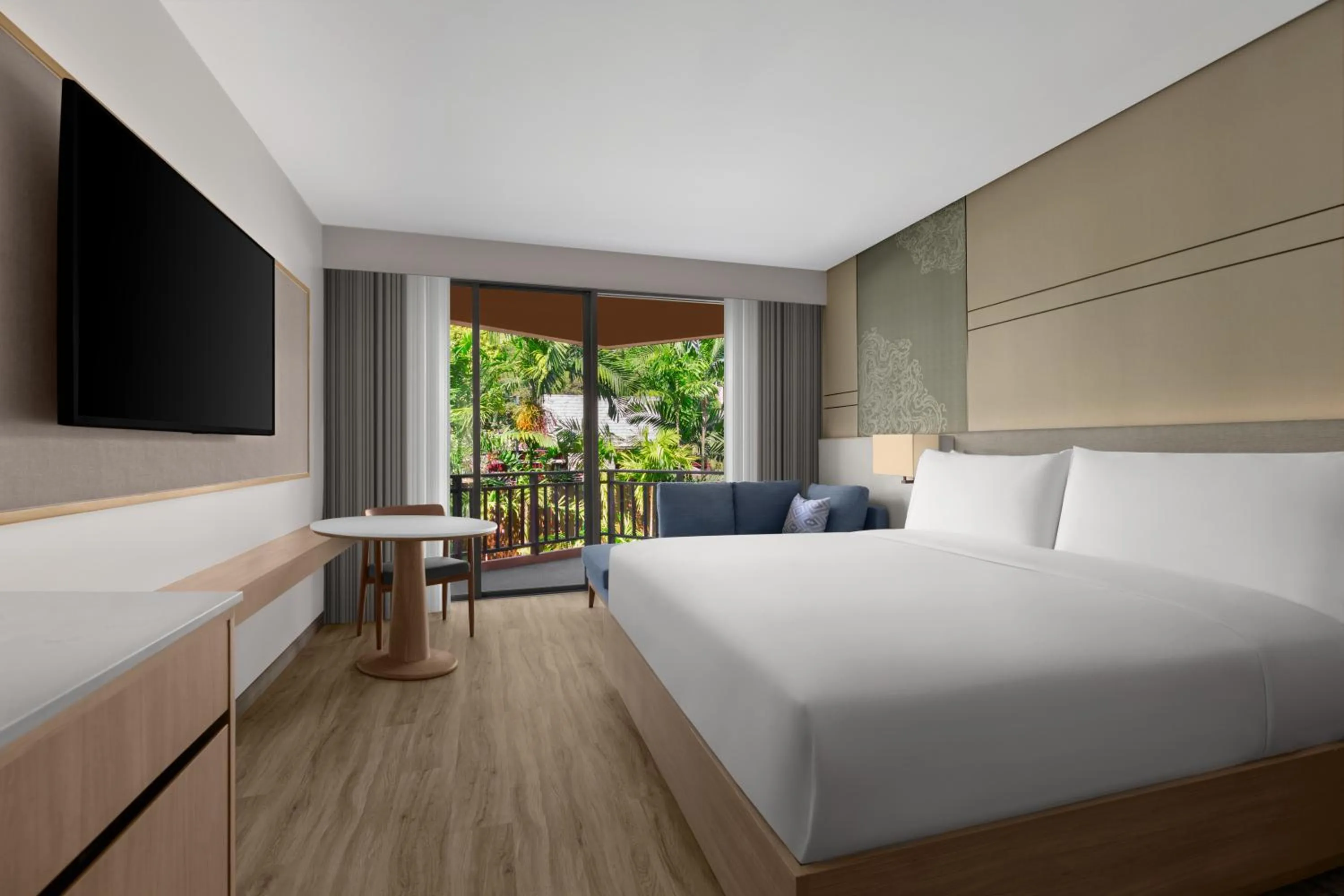 Premier Guest Room 1 King in Patong Merlin Hotel - SHA Plus