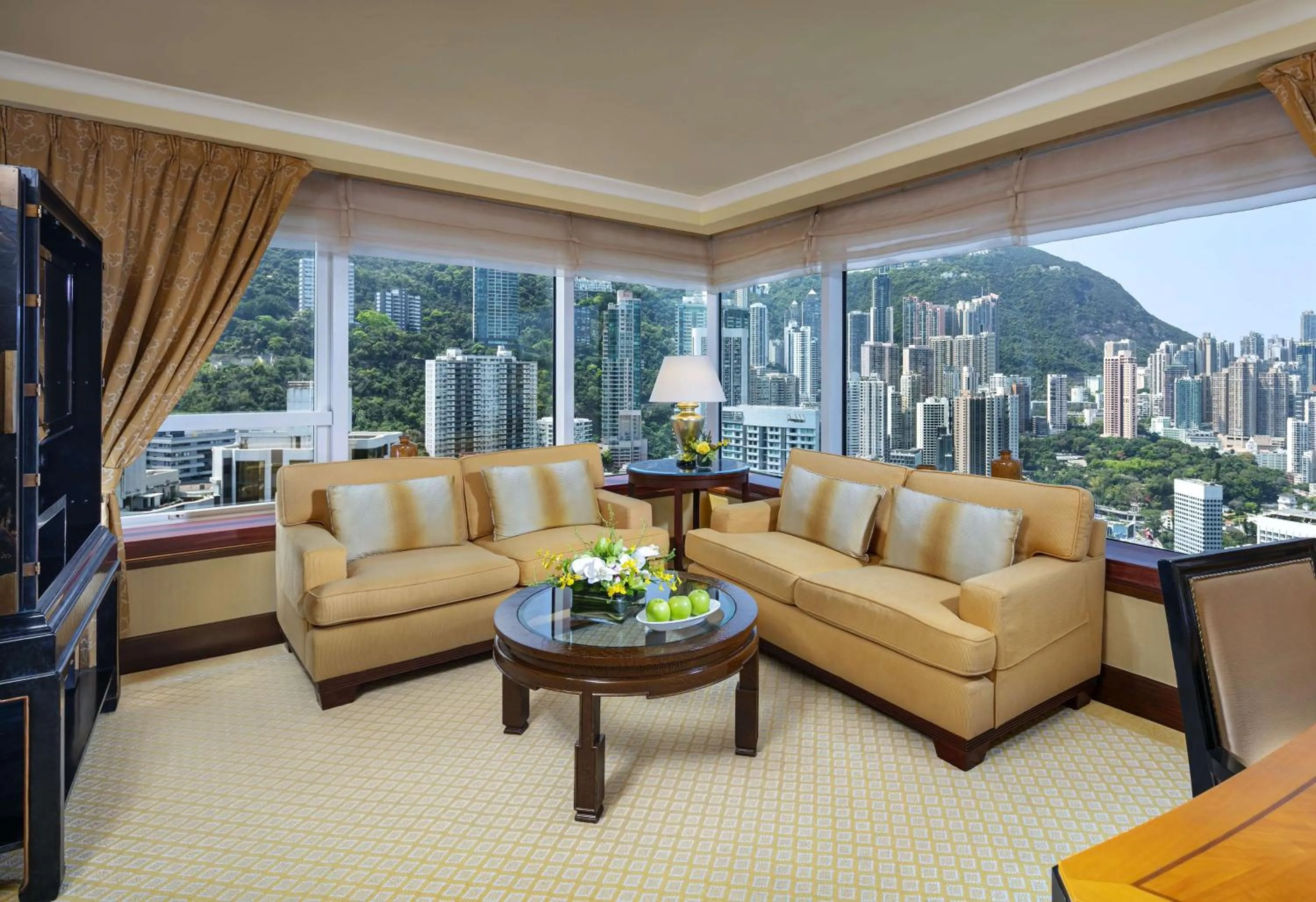 Executive King Suite with Peak View in Conrad Hong Kong