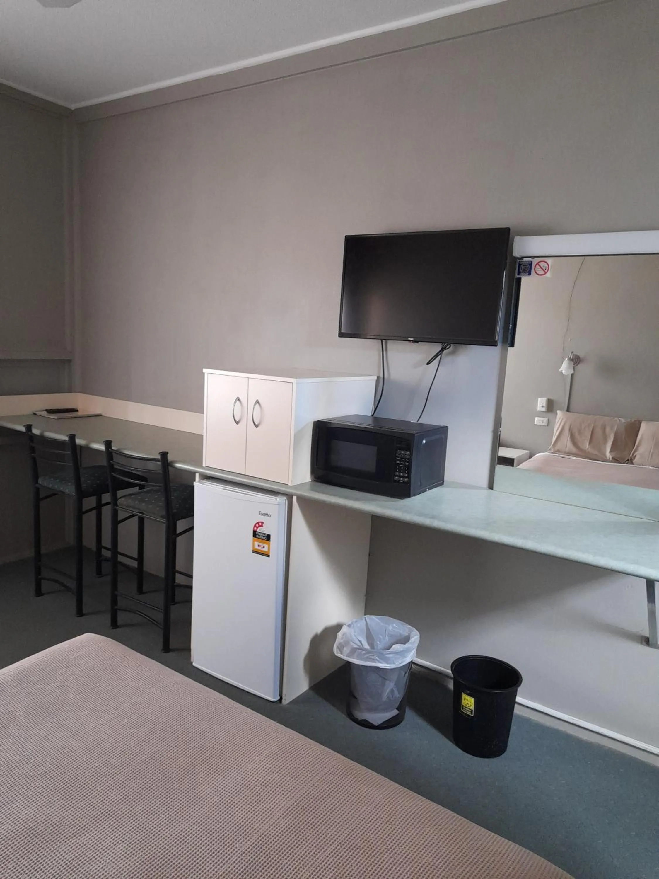 Standard Queen Room in Aromet Motor Inn