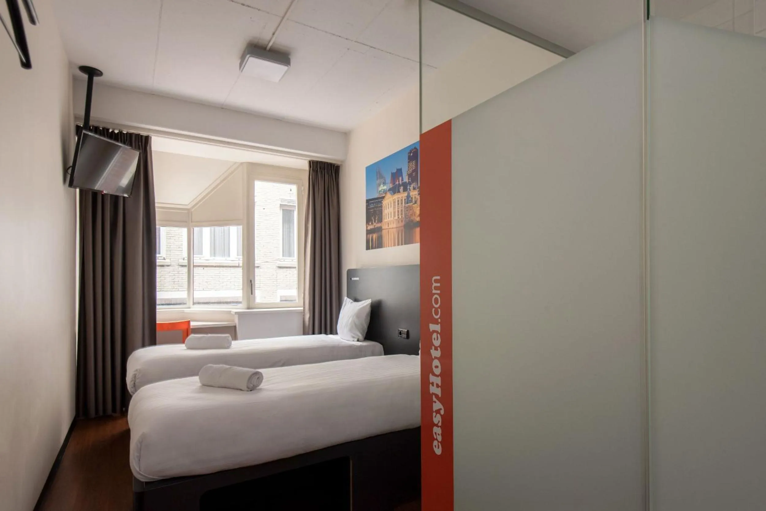Twin Room in easyHotel The Hague City Centre