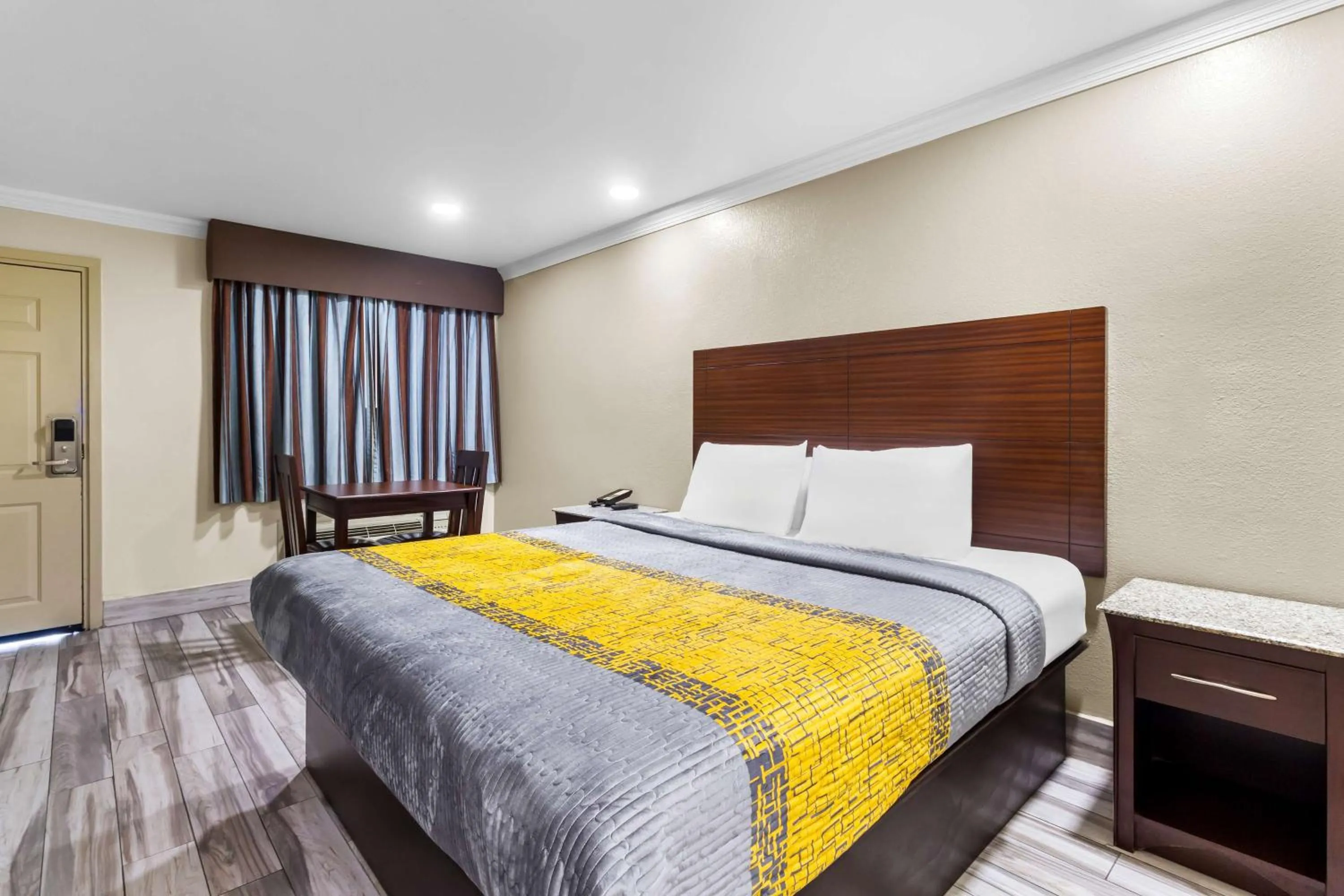 King Room - Smoking  in Americas Best Value Inn Houston Heights at I-45