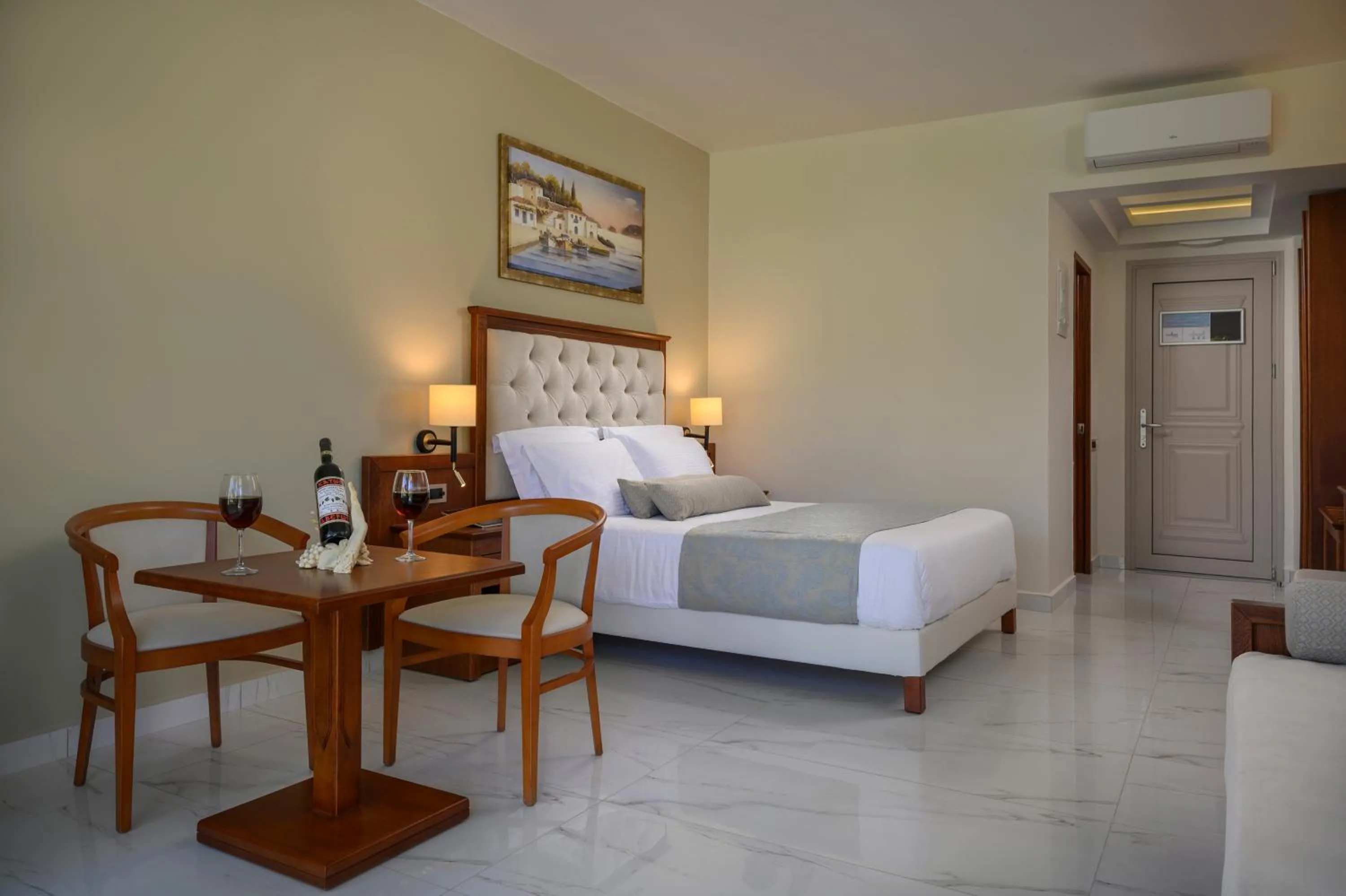 Economy Twin Room in Vantaris Palace