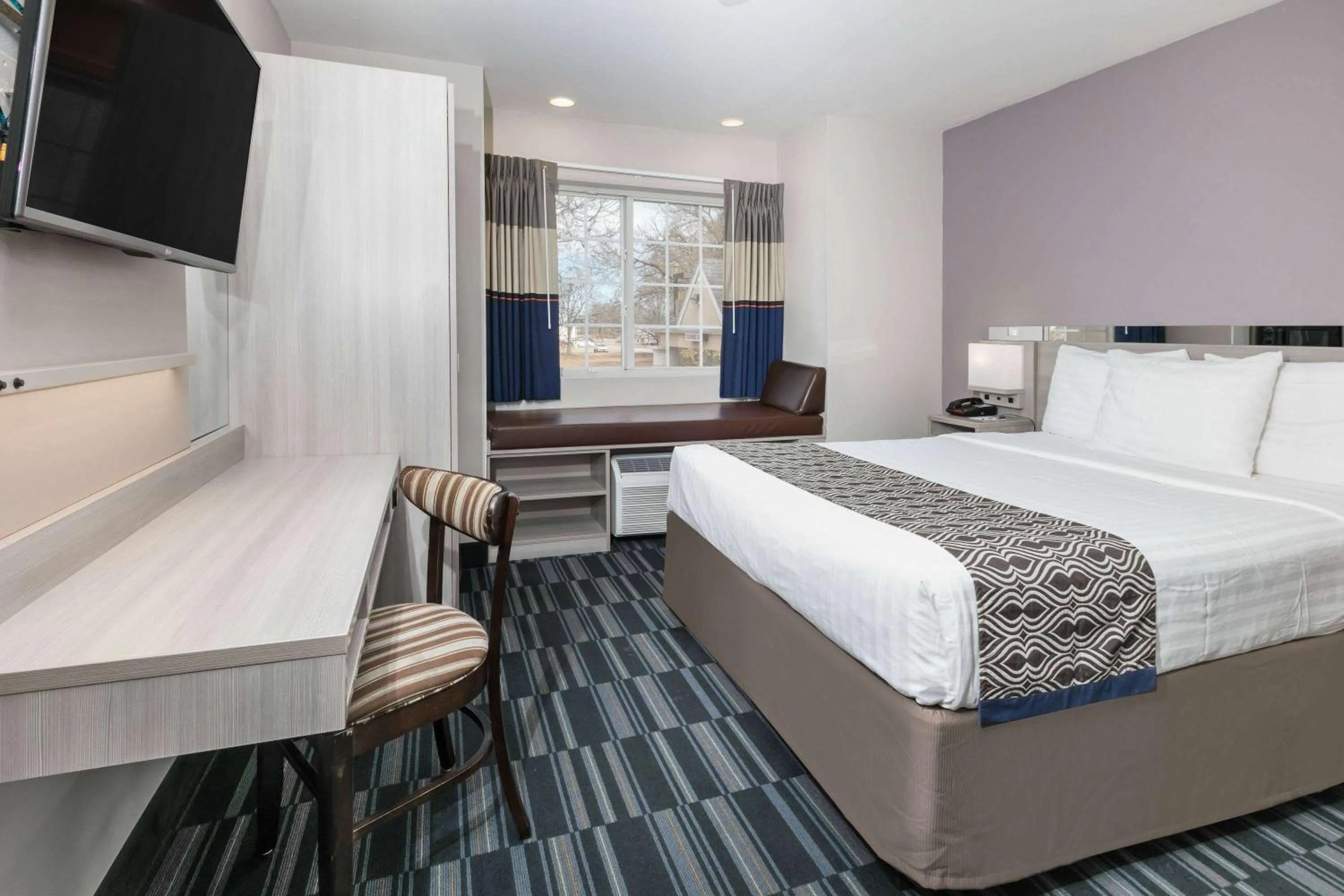 Queen Room - Disability Access/Non-Smoking in Microtel Inn and Suites Lafayette