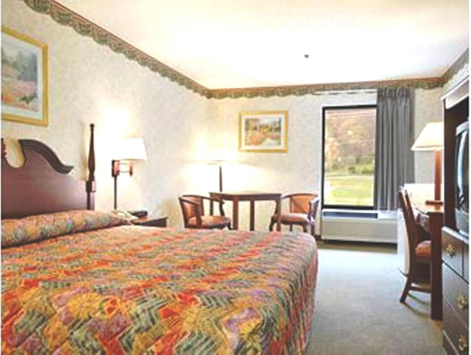 King Room - Non-Smoking in Super 8 by Wyndham Erwin, I-26 Exit 37