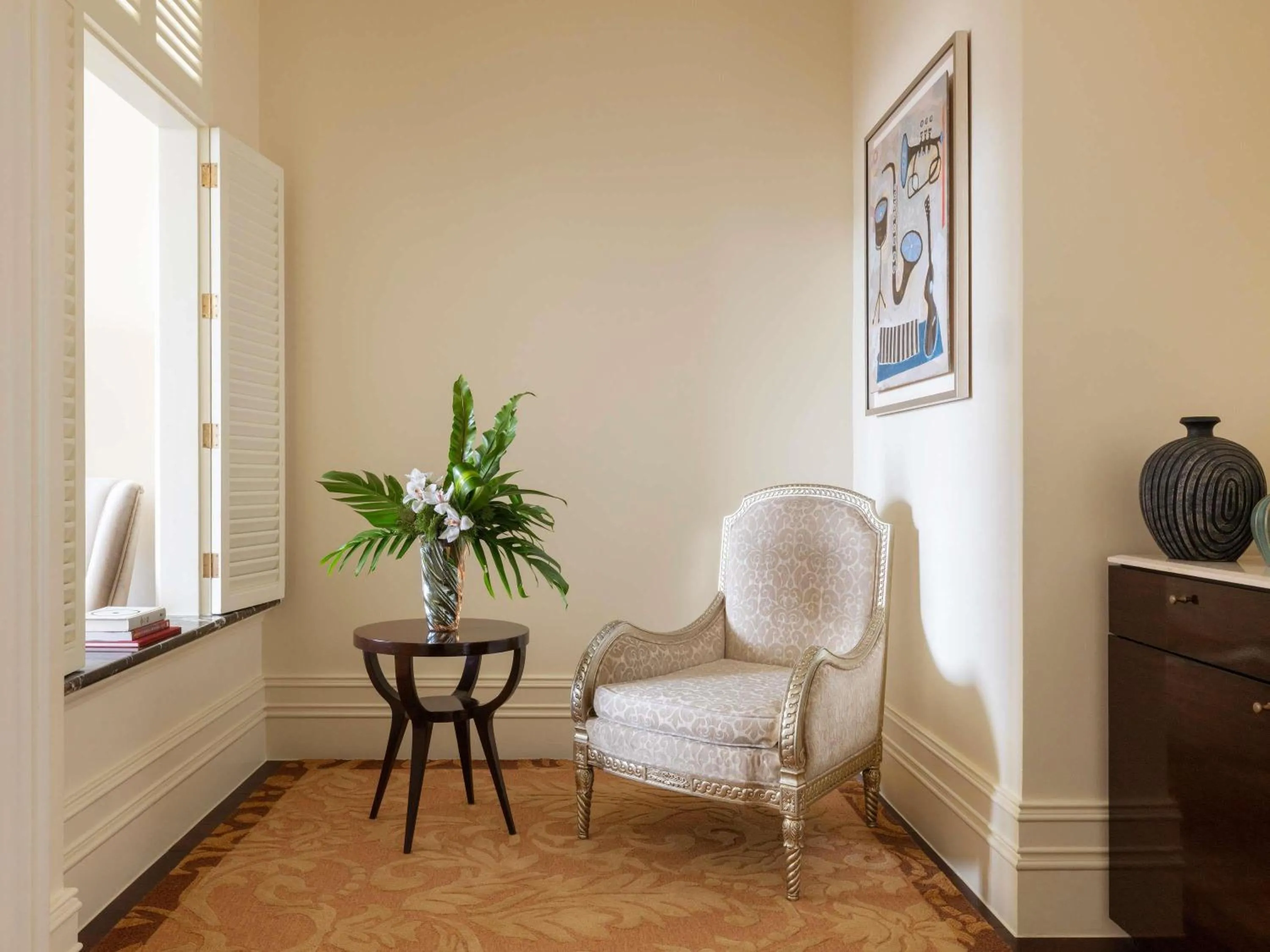 Artists Suite 2 Queen in Raffles Makati