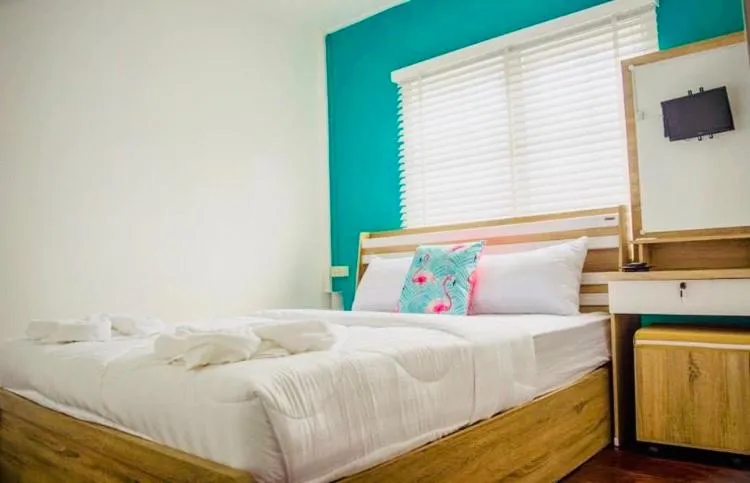 Queen Room in Karoon Sea View Lodge