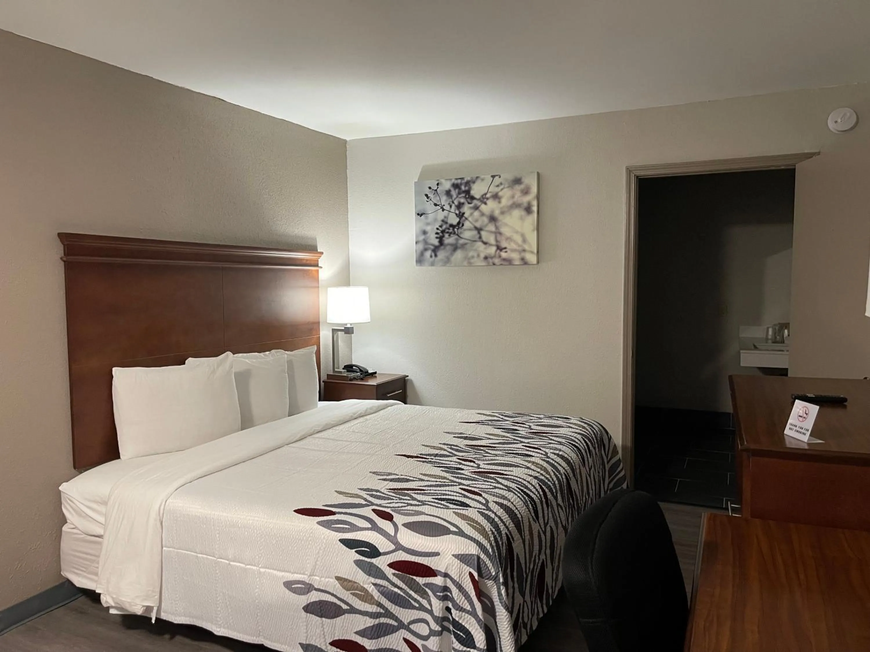 Deluxe King Room Disability Access Roll-In Shower Non-Smoking  in Red Roof Inn LaGrange