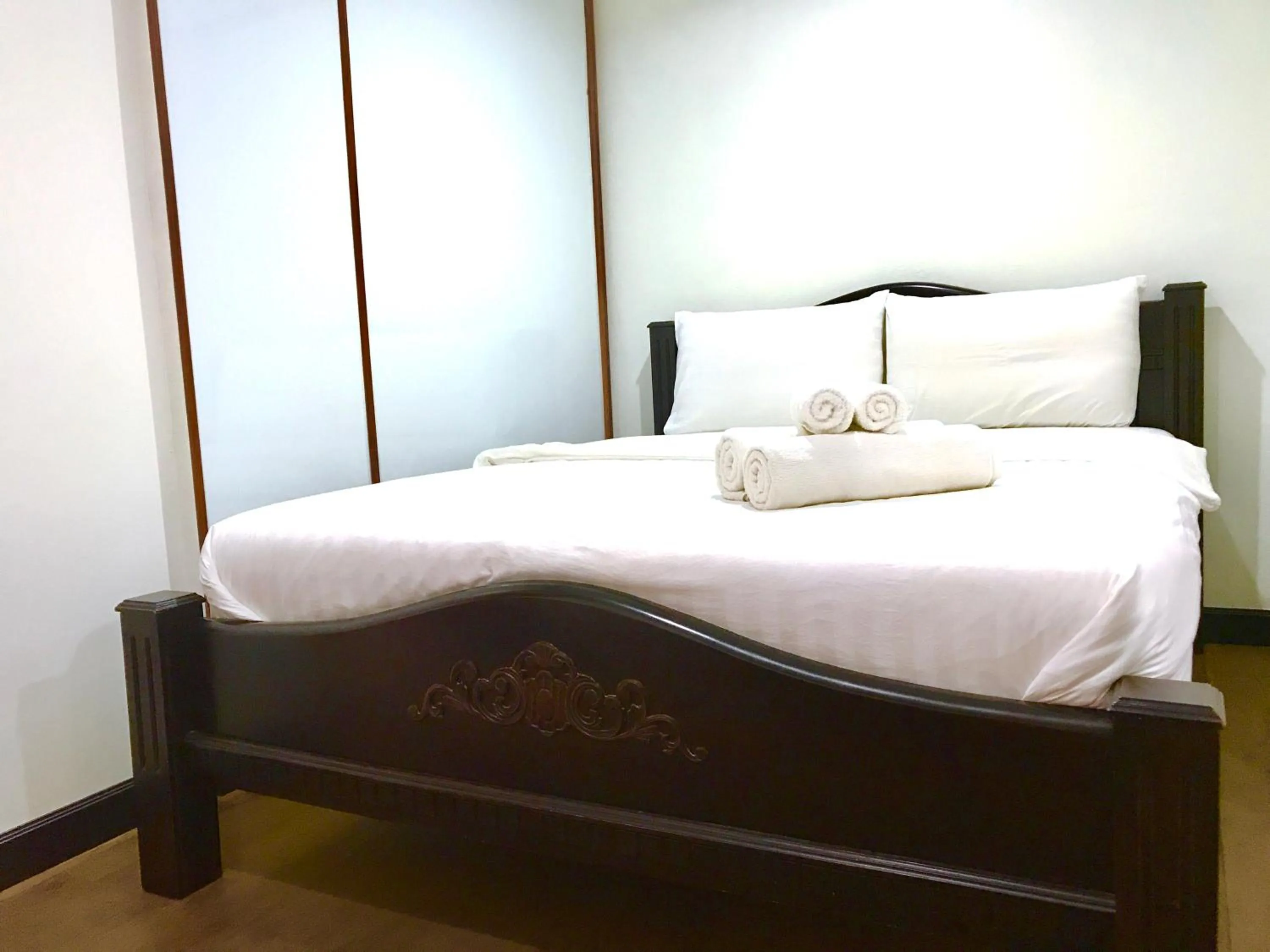 Deluxe Queen Room in EZ House