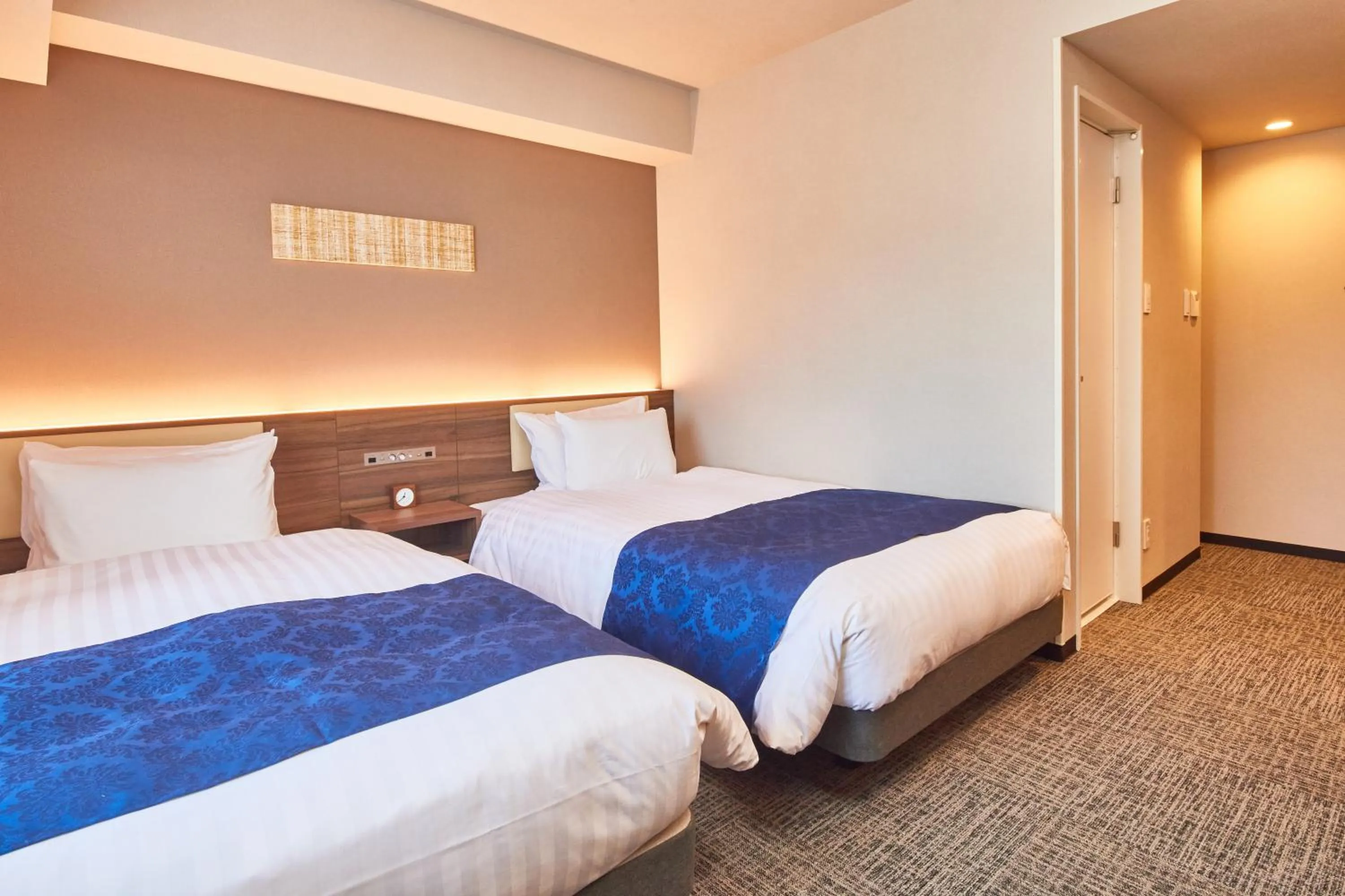 Twin Room with Castle View - Non-Smoking in &and COMFY HOTEL Kumamoto Jo View