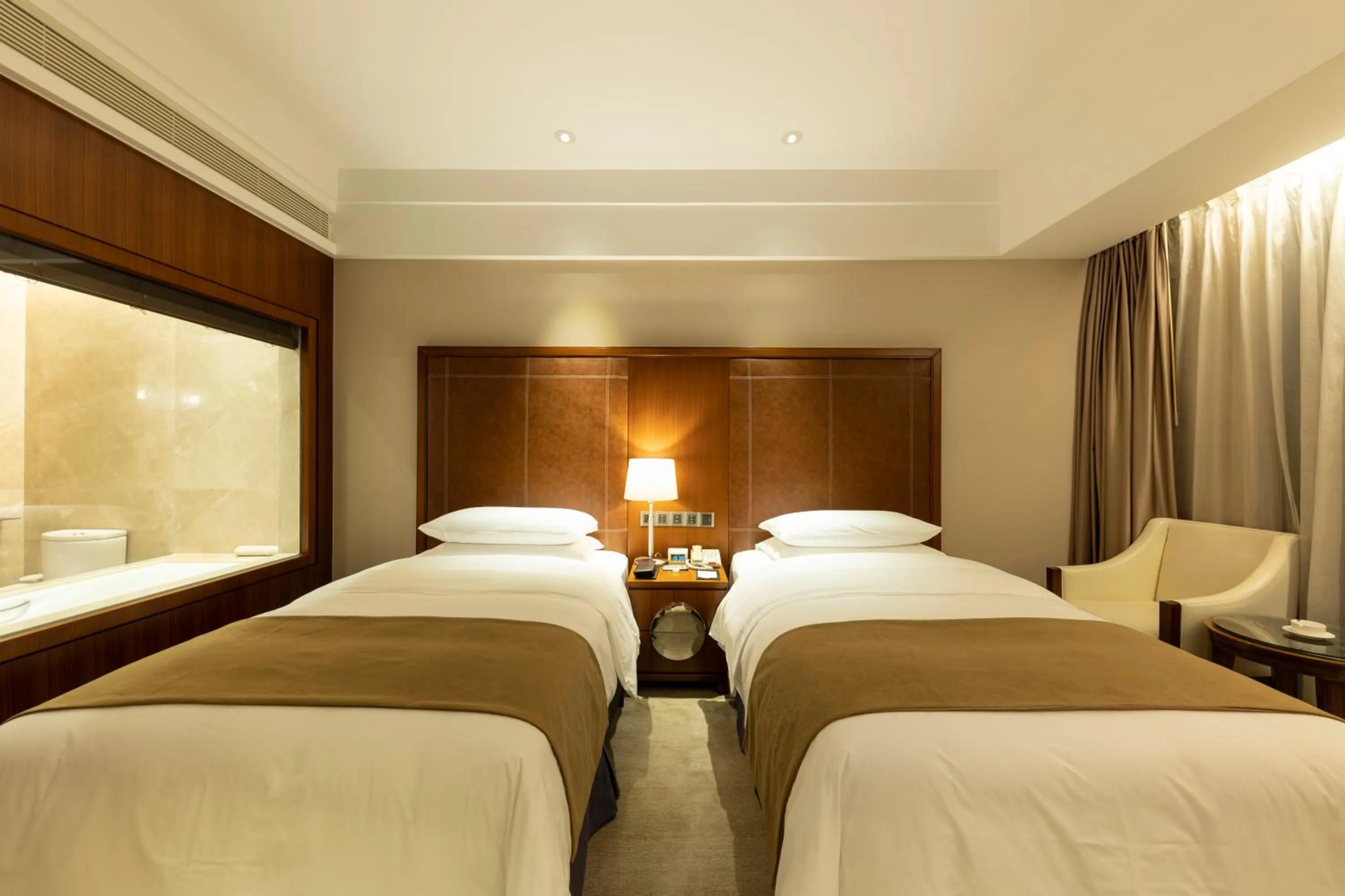 Superior Twin Room in Shenzhen Nanshan L'Hermitage