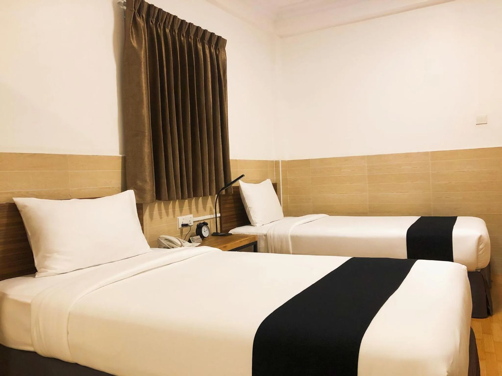 Standard Twin Room in K.C Residence