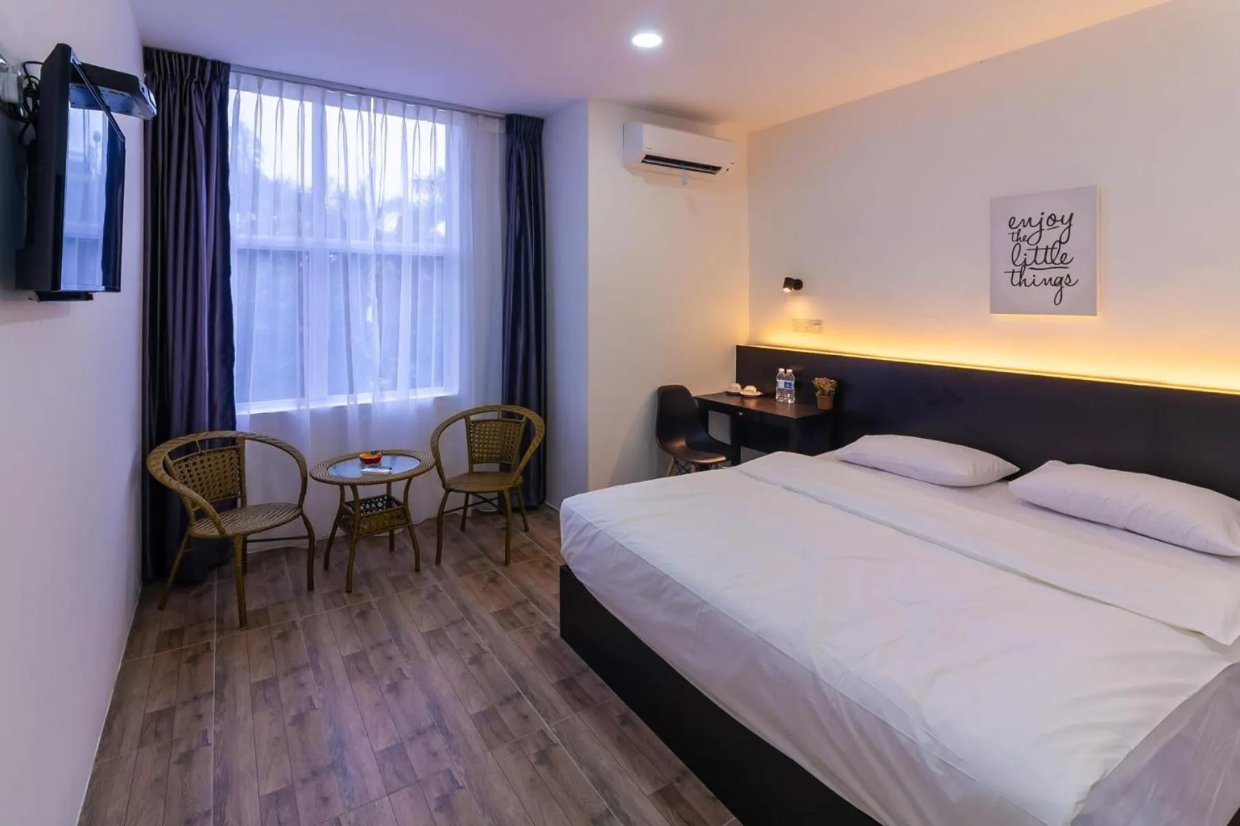 Deluxe King Room in Tambun Warm Hotel