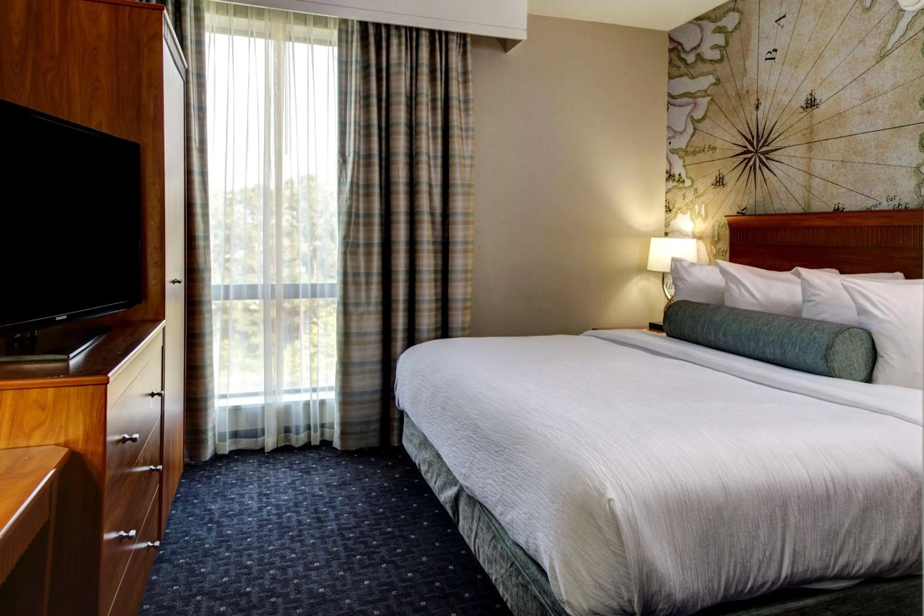 One-Bedroom King Suite - Hearing Access/Non-Smoking in Embassy Suites Williamsburg