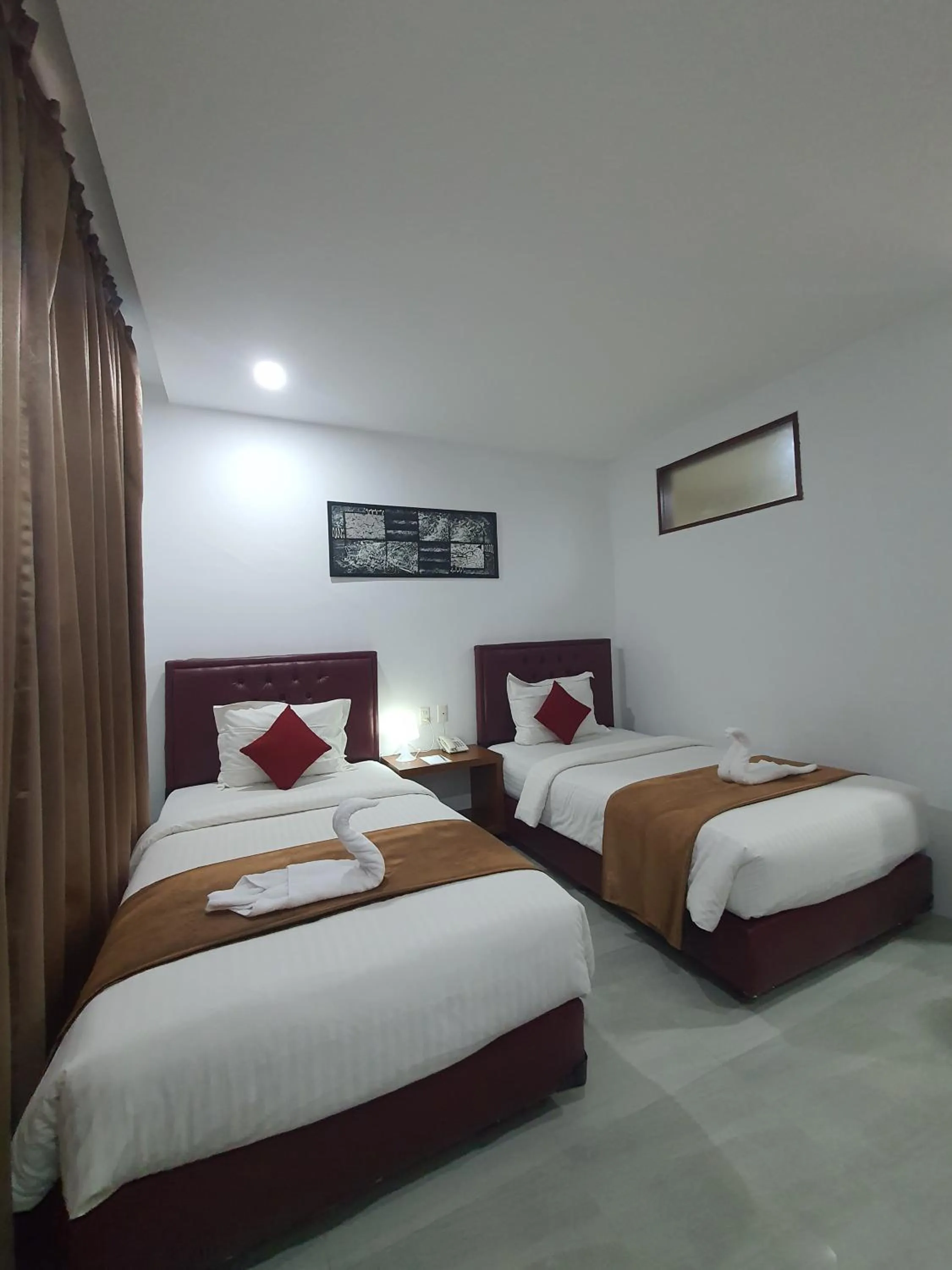 Superior Twin Room in Grand Mahoni Hotel