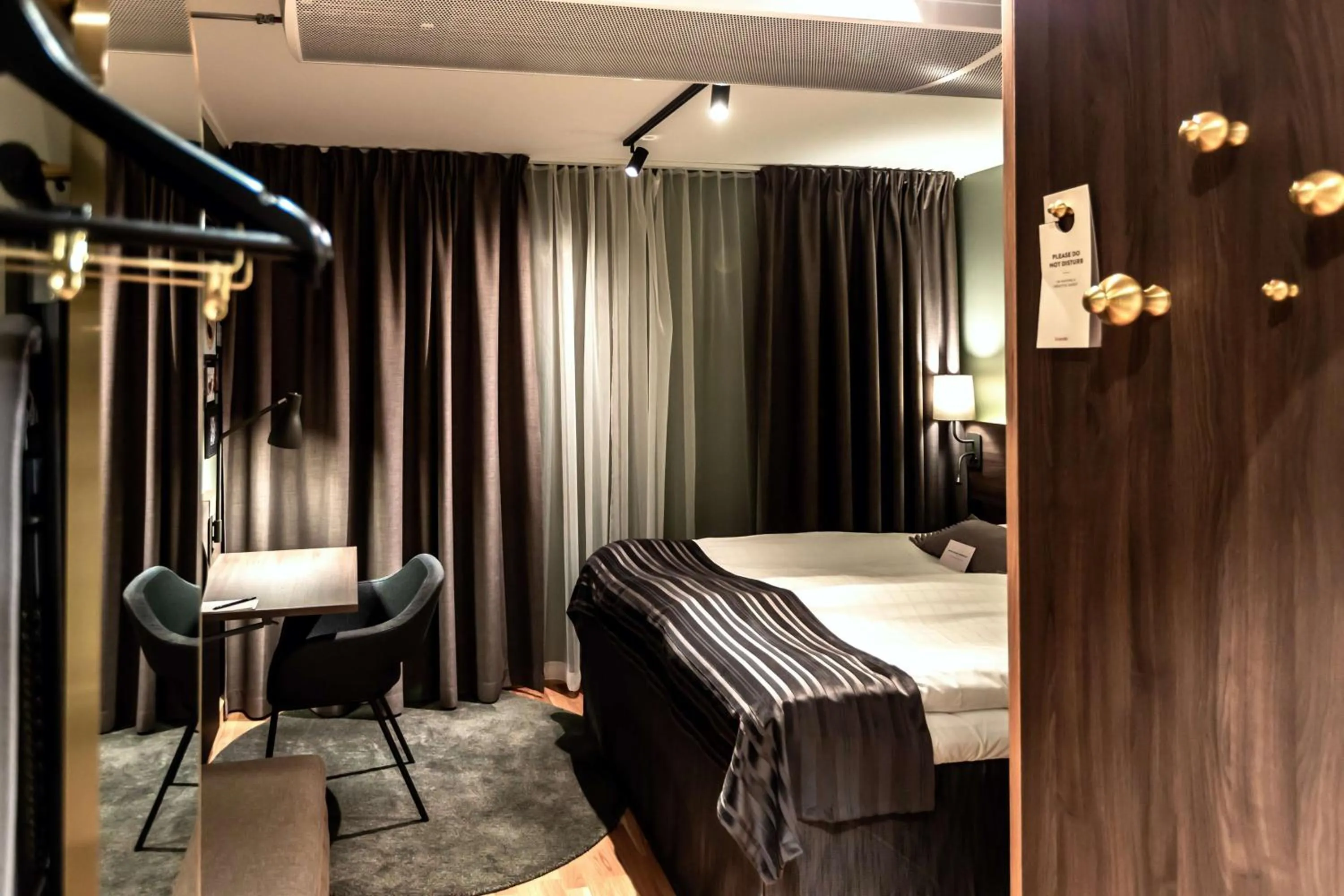 Queen Room without Window in Scandic Uplandia