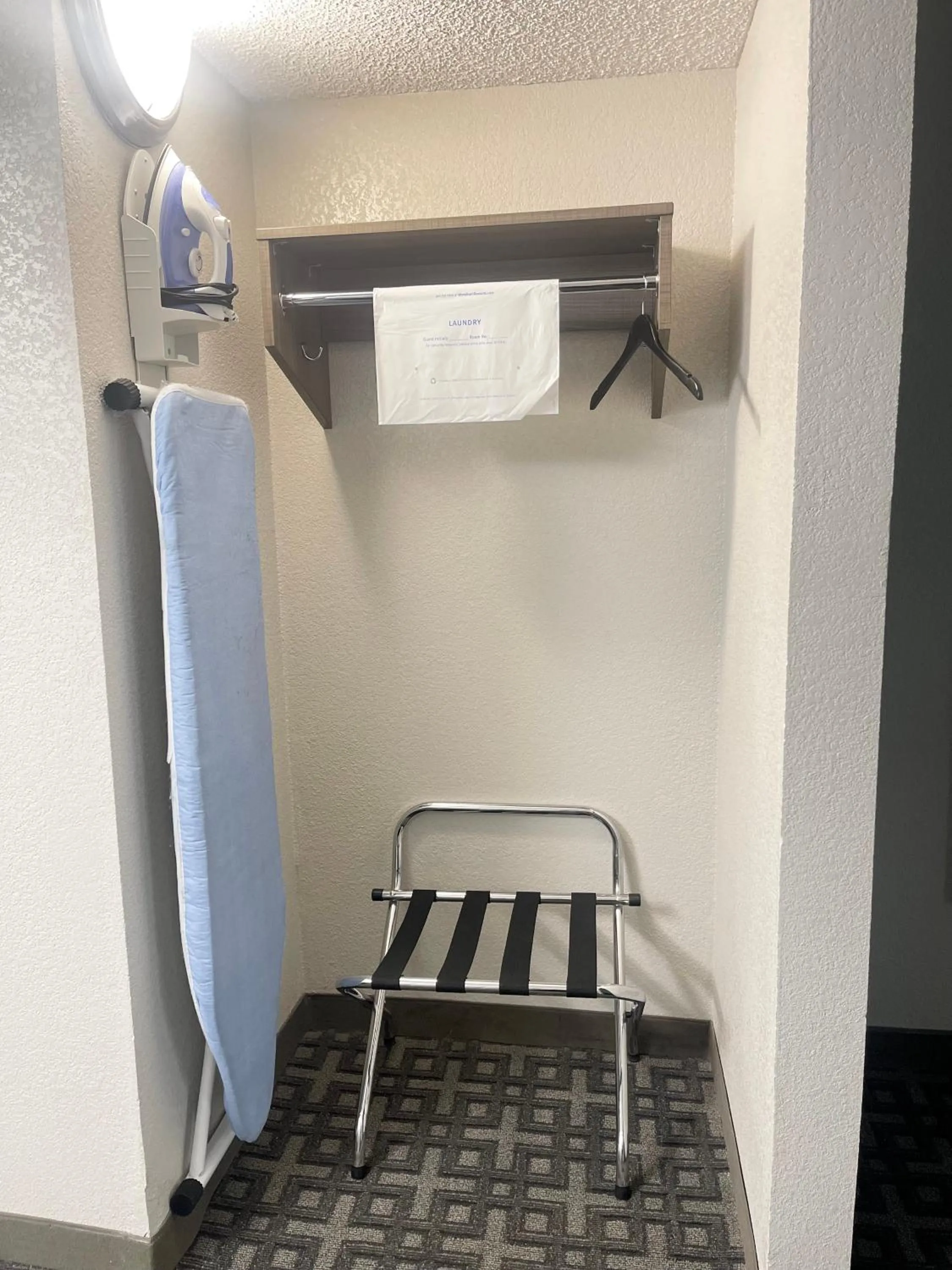 King Suite - Non-Smoking in Days Inn & Suites by Wyndham Spokane