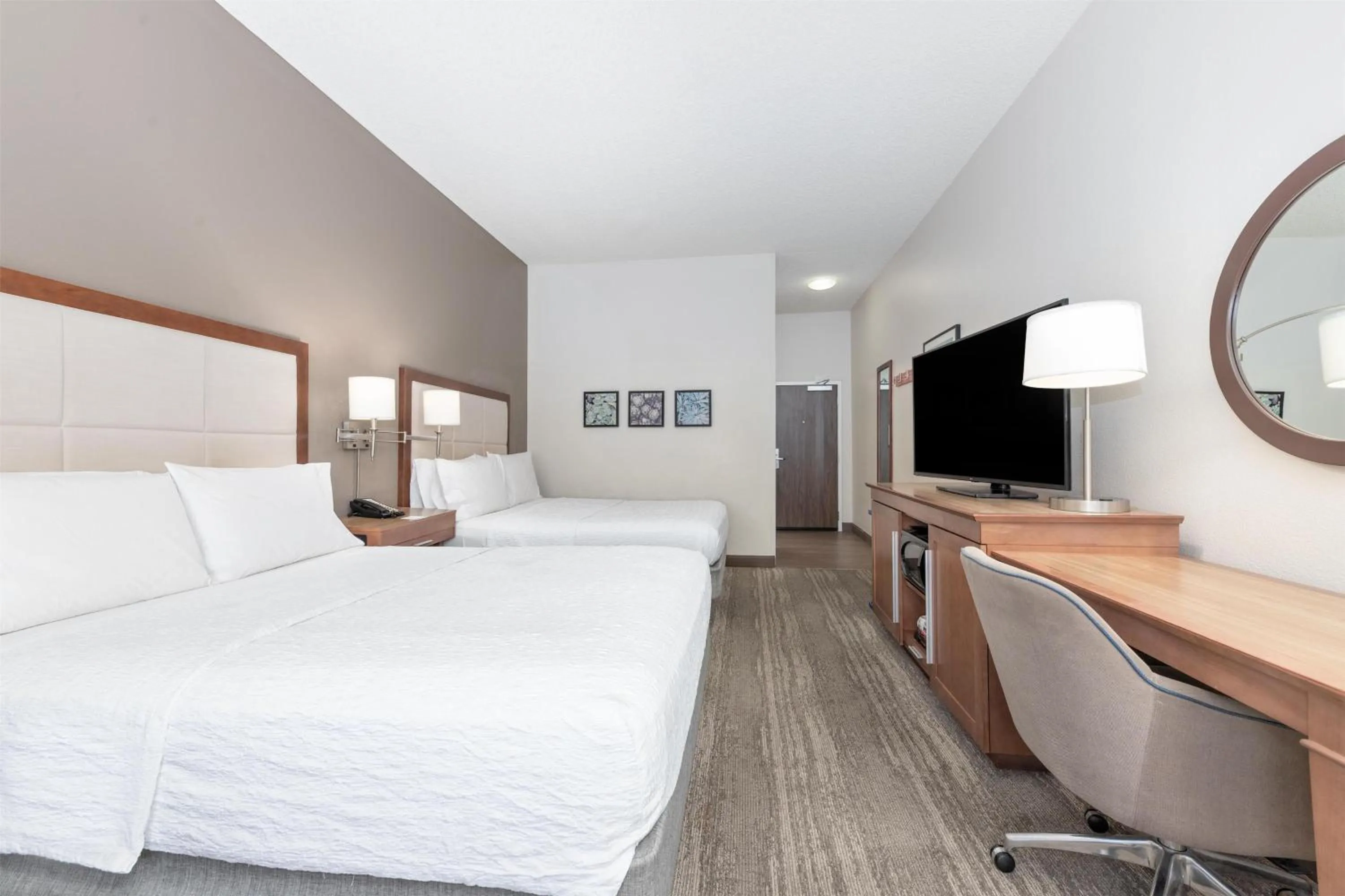 Queen Room with Two Queen Beds - Hearing Access/Non-Smoking in Hampton Inn Phoenix Midtown Downtown Area