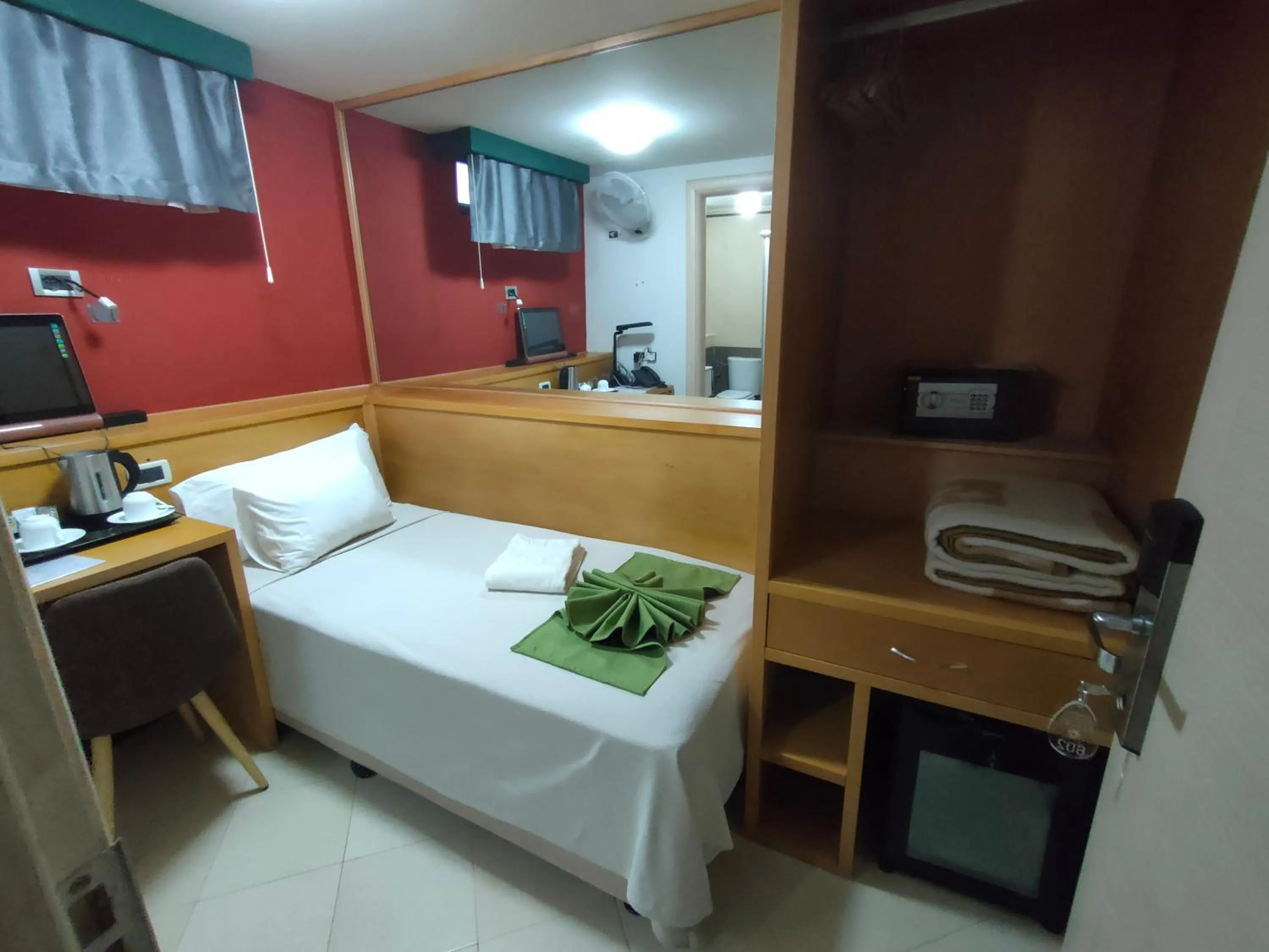 Small Single Room - single occupancy in Hotel Belvedere Mindelo, Cabo Verde