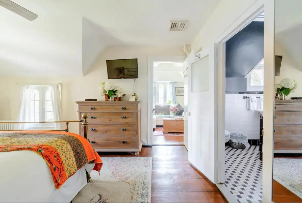 Deluxe King Suite in The Gables of Rhinebeck