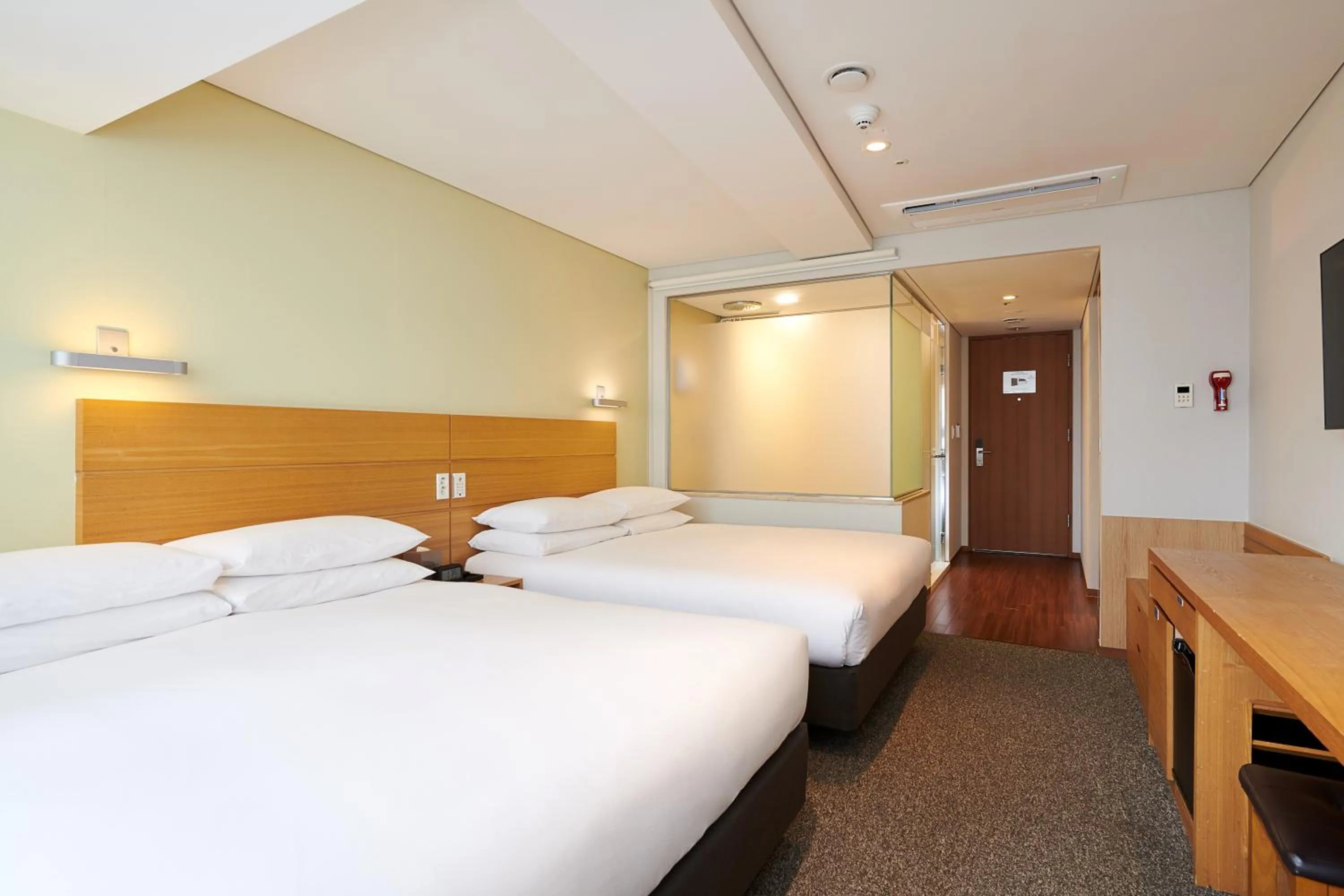 Deluxe Family Twin in Nine Tree by Parnas Seoul Myeongdong 1