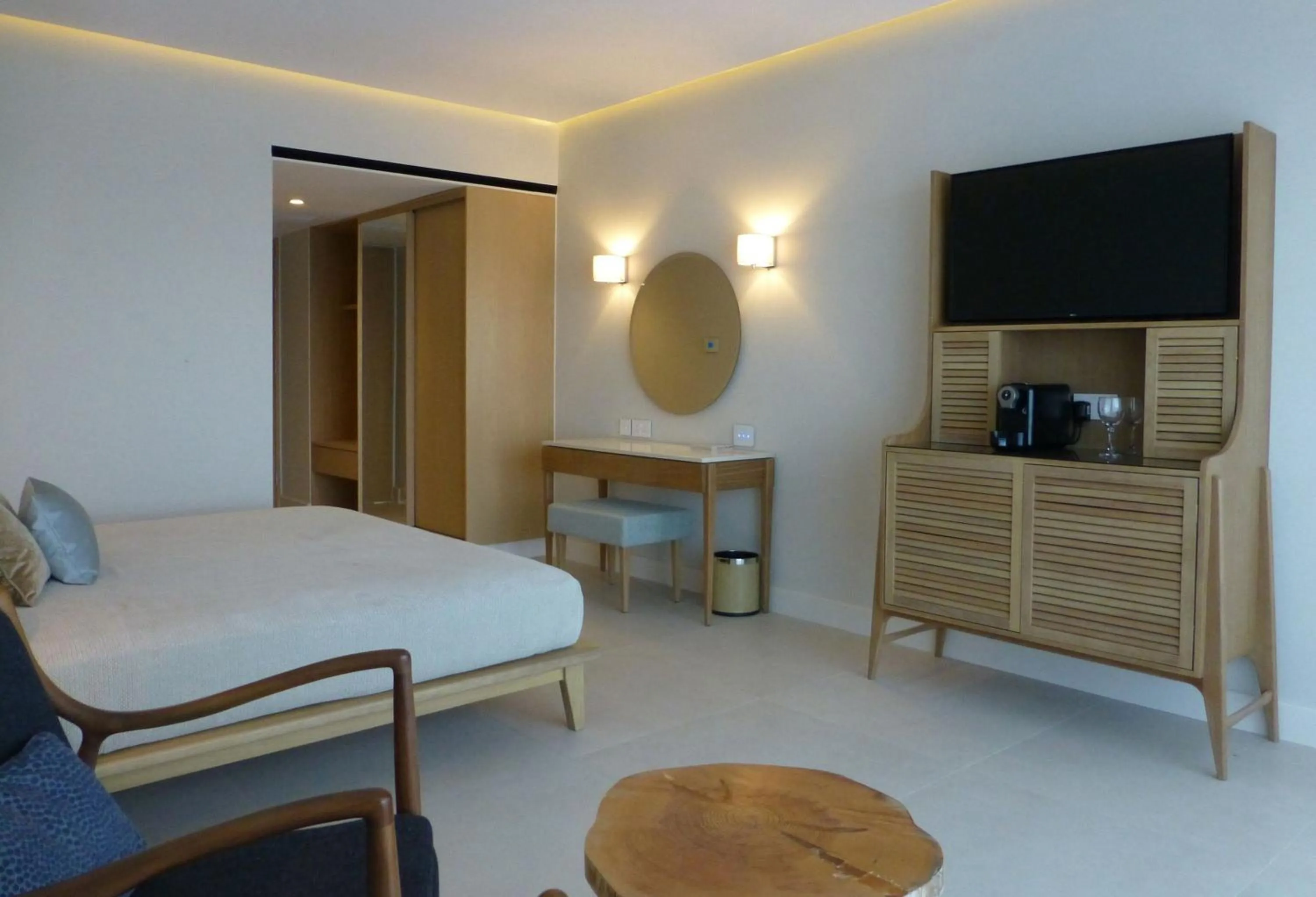 Swim-Up Deluxe Sea View Room (Shared Pool) in Sunrise Jade - Adults Only