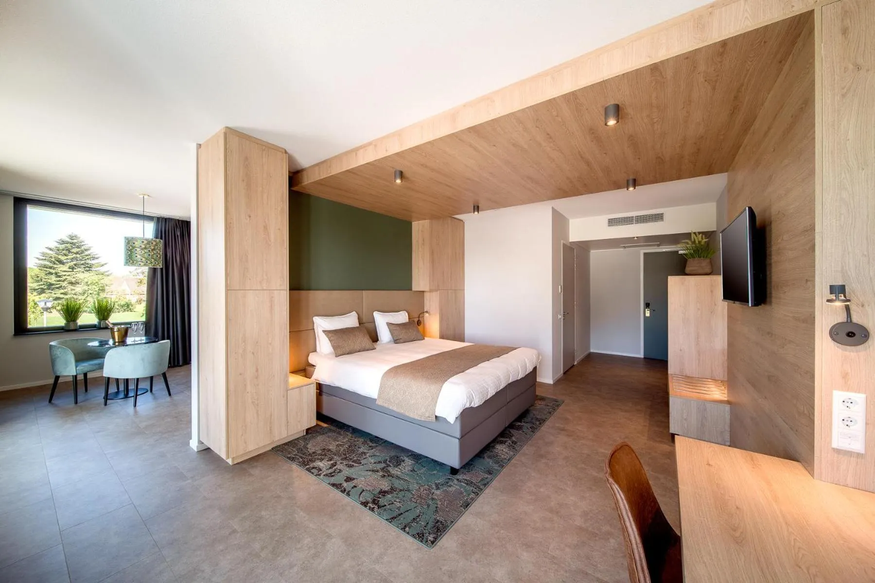 Suite with Balcony in Hotel 46